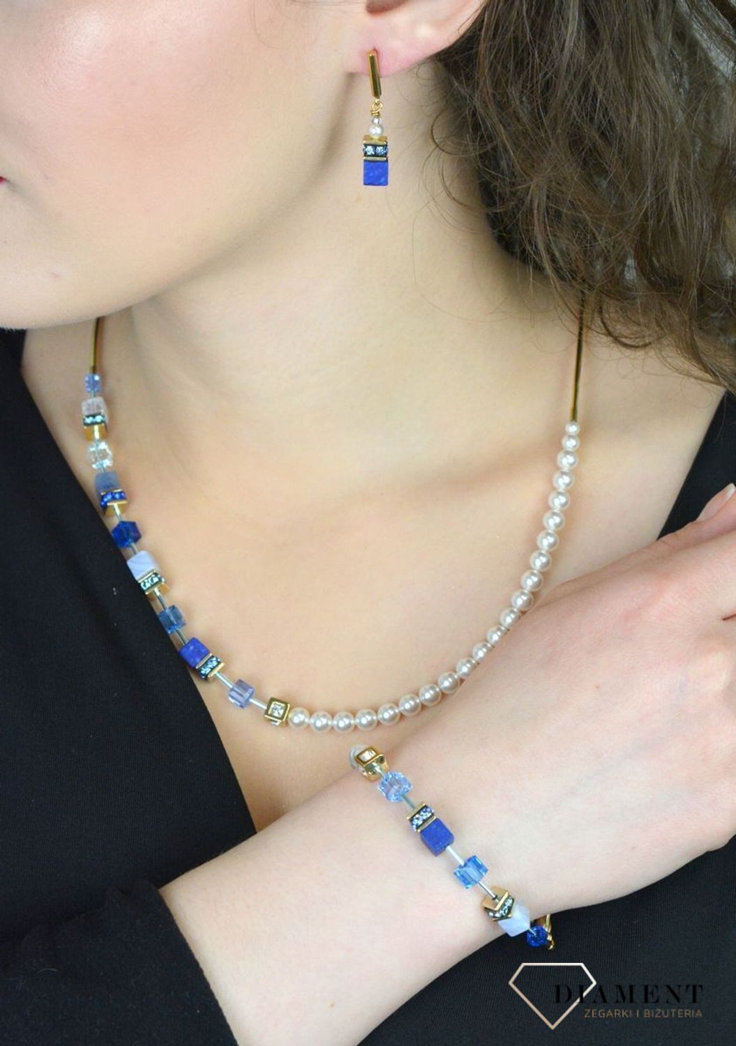 Kolczyki damskie Coeur De Lion Lapis lazuli, Kryształowa perła 508621-0716. ✨ Kolczyki Coeur De Lion – GeoCUBE® Precious Fusion Pearls Niebieskie 💙1.jpg