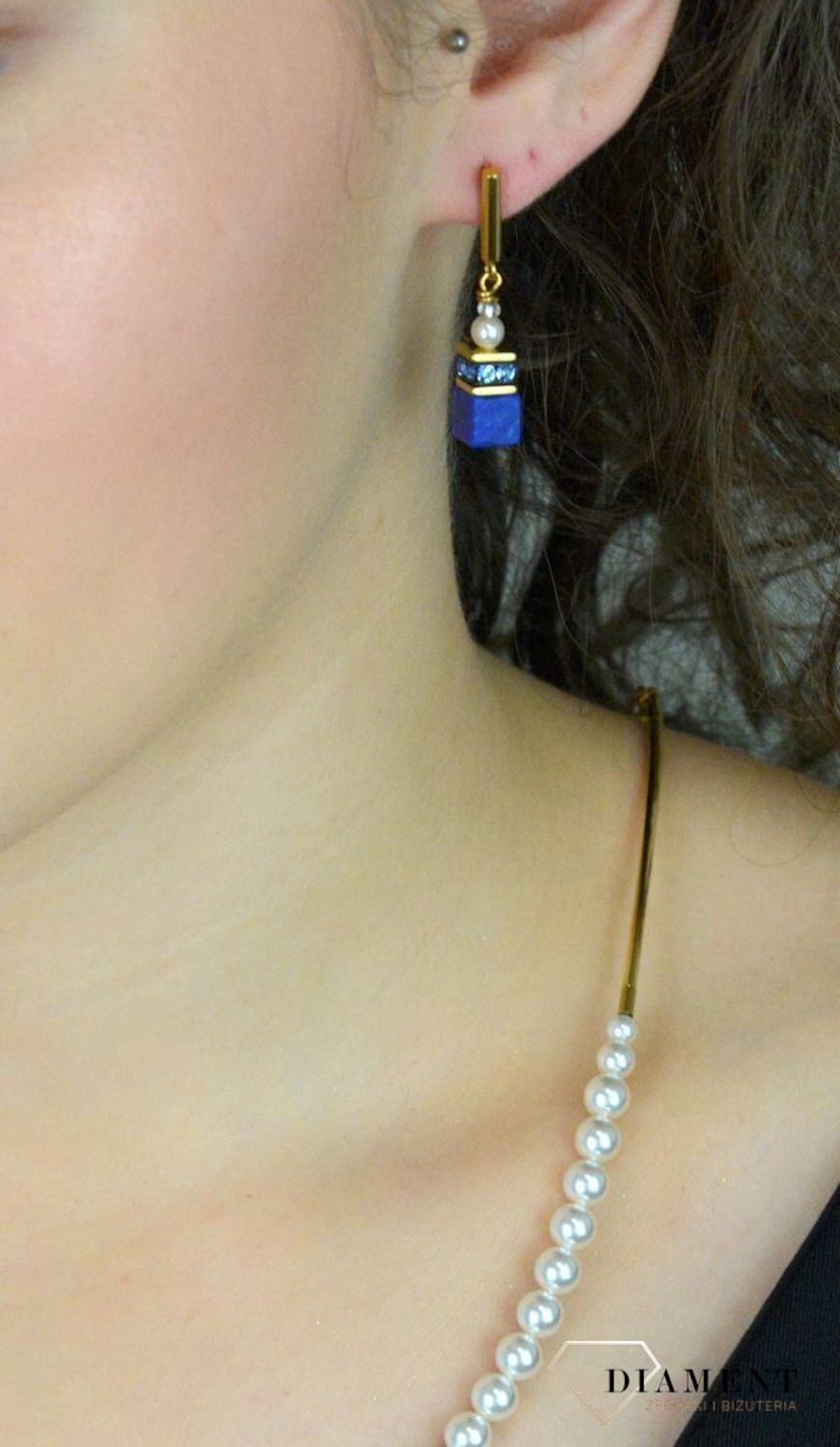 Kolczyki damskie Coeur De Lion Lapis lazuli, Kryształowa perła 508621-0716. ✨ Kolczyki Coeur De Lion – GeoCUBE® Precious Fusion Pearls Niebieskie 💙1.jpg