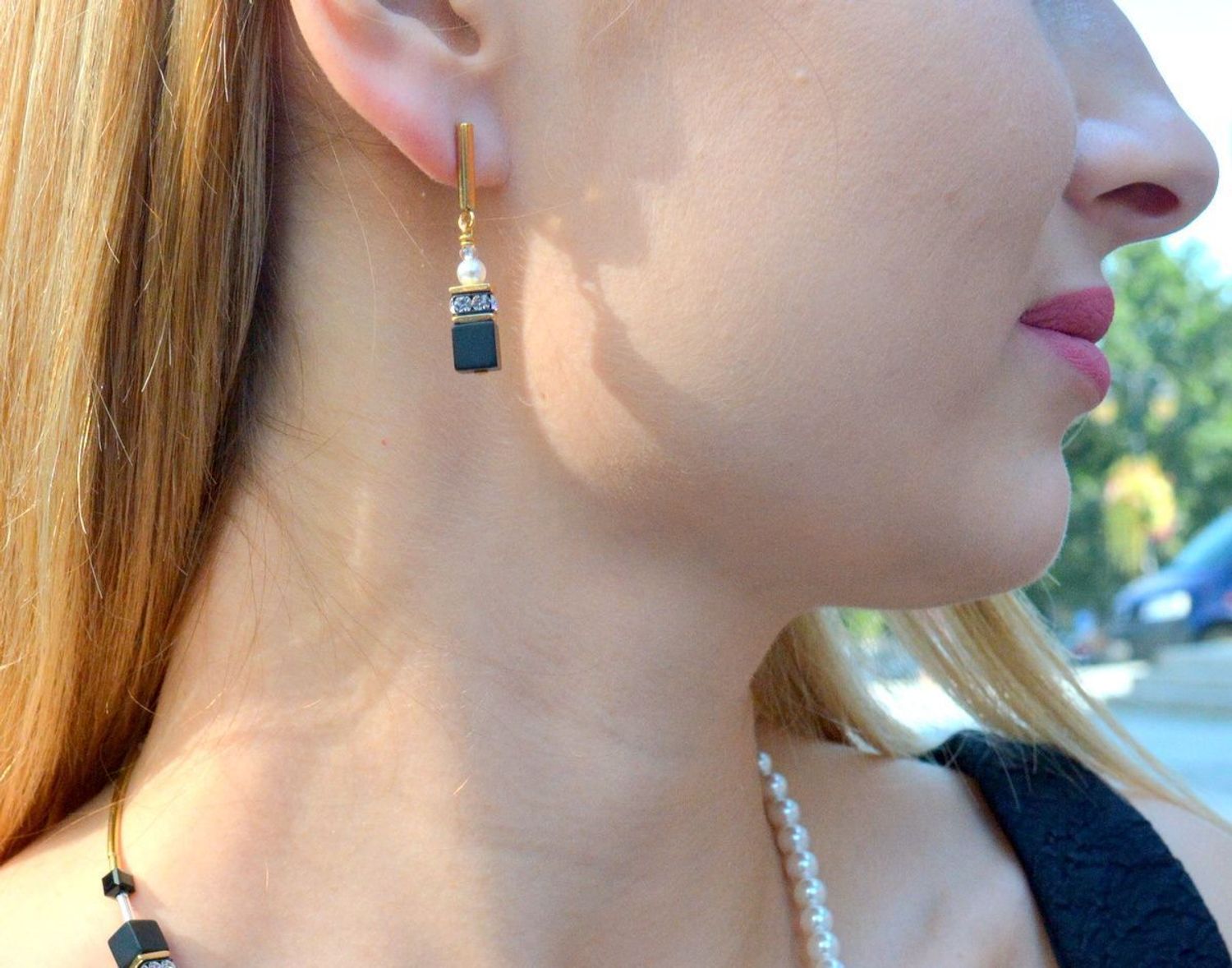 Kolczyki damskie Coeur de Lion GeoCUBE Precious Fusion perły 5086211316. Piękne kolczyki w odcieniach bieli i czerni z kolekcji GeoCUBE® zdobione kryształami Swarovski®, perłą Swarovski® oraz onyksem. Na prezent..jpg