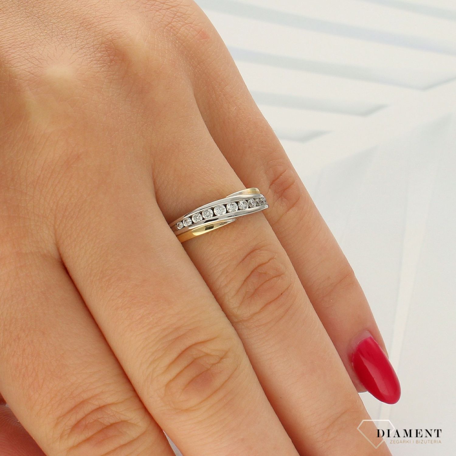Złoty pierścionek z brylantam  Żółte i białe złoto 585 – klasyczna elegancja  50H17.jpg