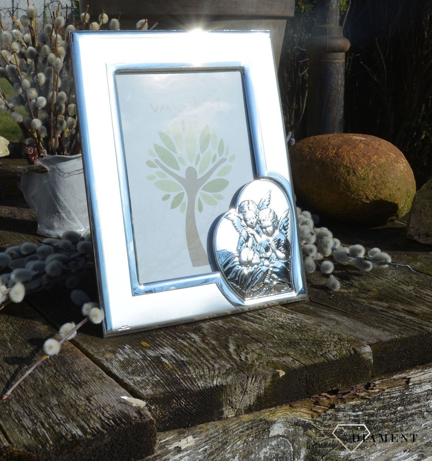 Wyjątkowa ramka na zdjęcie z aniołkami nad dzieciątkiem w serduszku. Piękna i niezapomniana pamiątka z okazji narodzin, chrztu, roczku, kolejnych urodzin (3).JPG