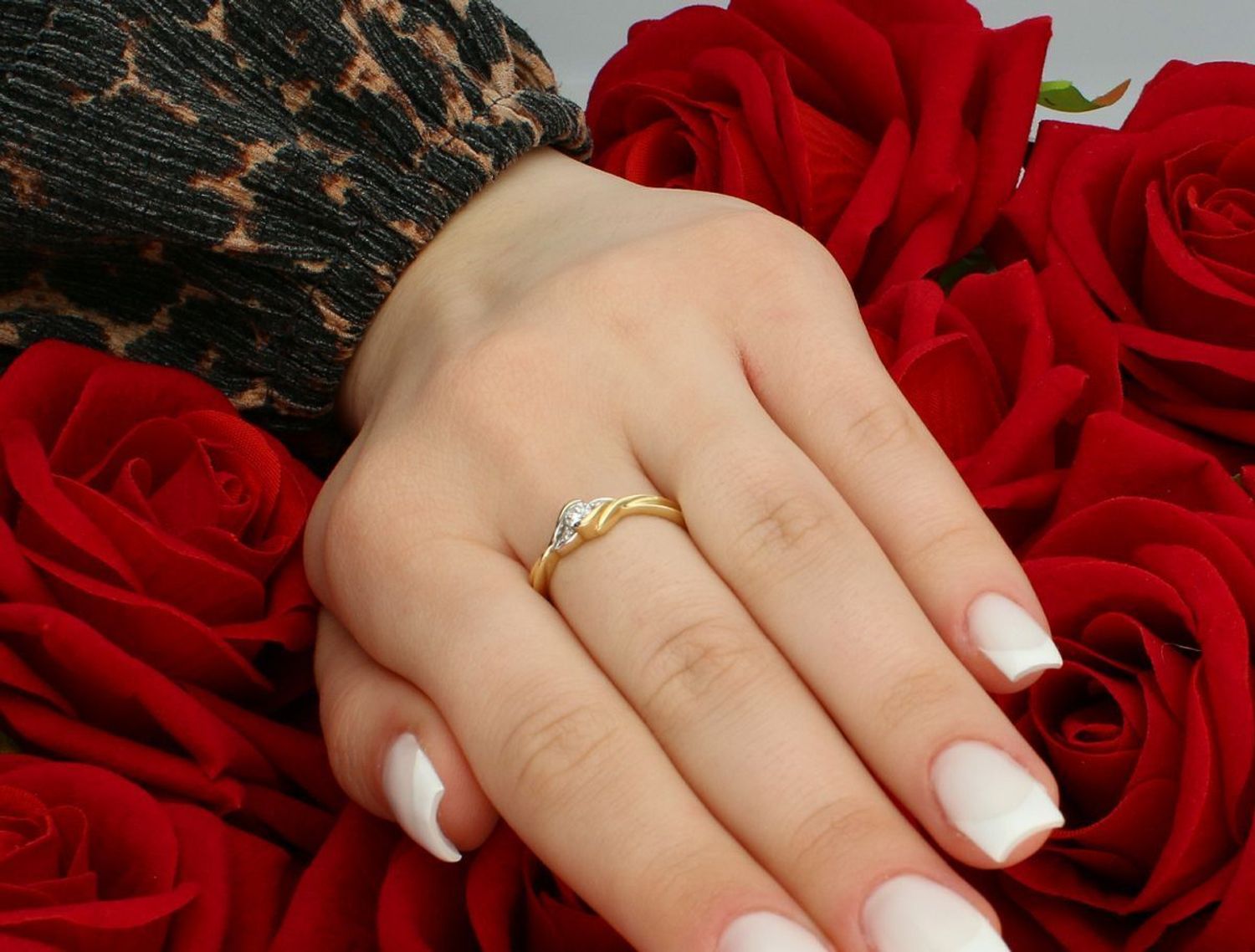 Pierścionek złoty DIAMENT 585, 'Przeplatane uczucia' rozmiar 19 Au.jpg