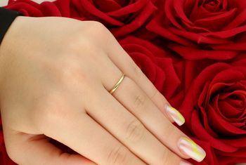Złoty Pierścionek z Szmaragdem i 12 Diamentami 0,05 ct  Żółte Złoto 585  Rozmiar 11 tył.jpg