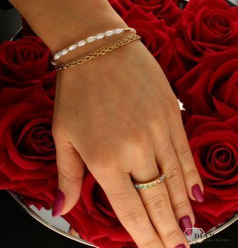 Bransoletka damska Swarovski Coeur De Lion masa perłowa kryształowe szkło 6005301416. Idealna zarówno na eleganckie, jak i niezobowiązujące okazje, ta bransoletka wykonana z połyskujących kryształów Swarovski®.jpg