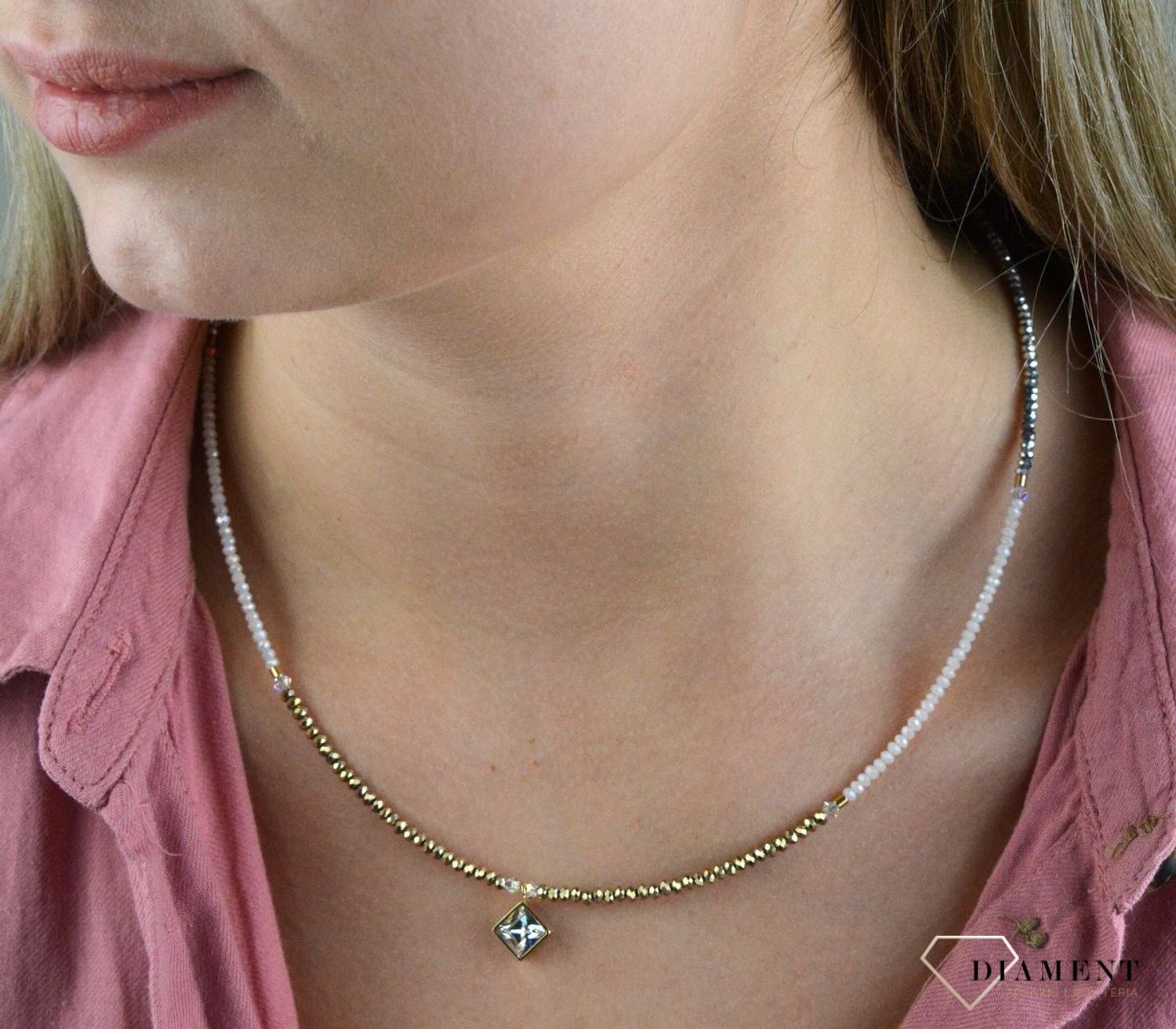 Naszyjnik damski Swarovski Coeur De Lion kryształowe złoto 6006101816. Naszyjnik damska Swarovski Coeur De Lion ponadczasowy piękny naszyjnik z kolekcji GeoCUBE® zdobiony  kryształami Swarovski® i szkłem rzeźbi (4).JPG