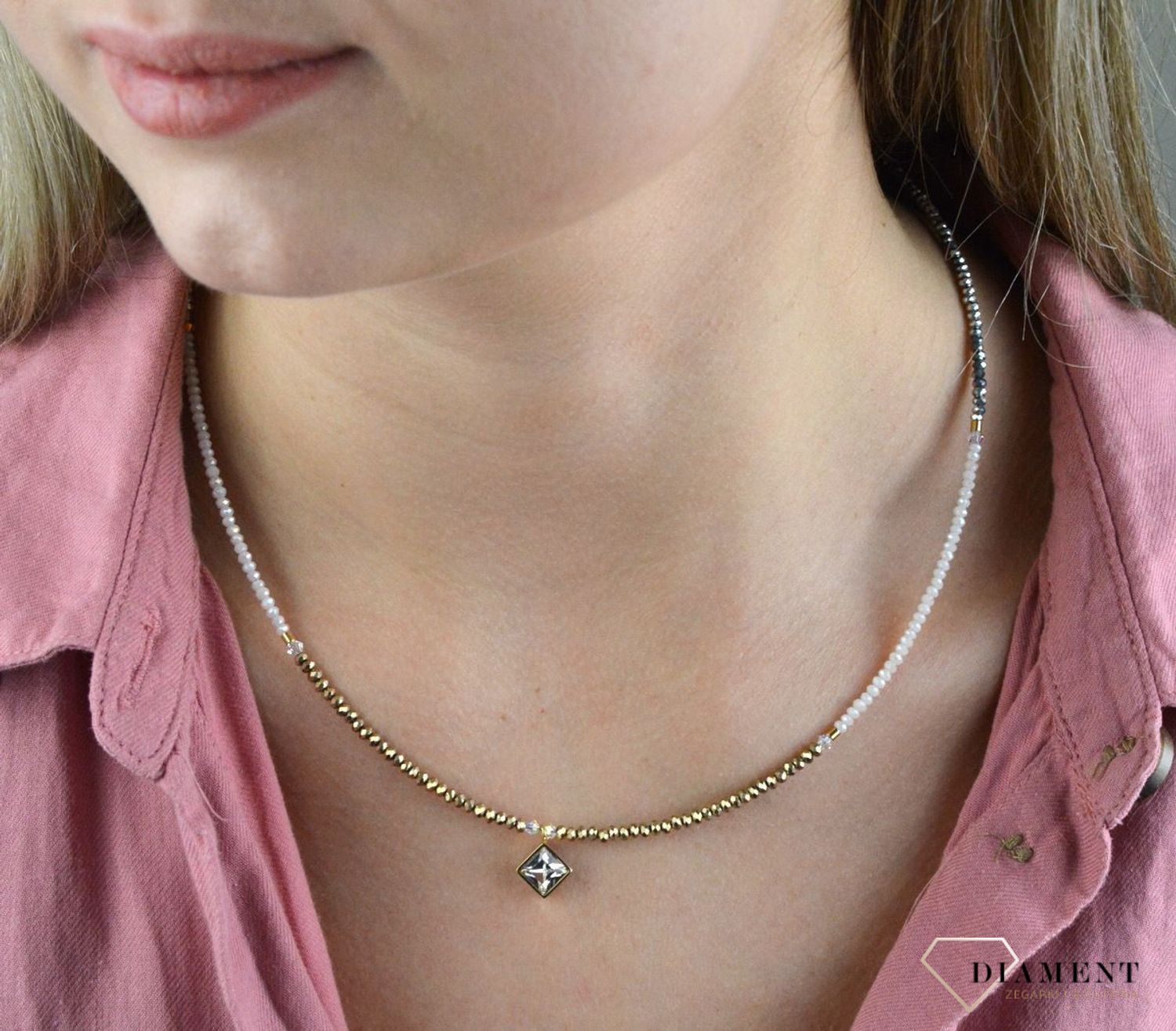 Naszyjnik damski Swarovski Coeur De Lion kryształowe złoto 6006101816. Naszyjnik damska Swarovski Coeur De Lion ponadczasowy piękny naszyjnik z kolekcji GeoCUBE® zdobiony  kryształami Swarovski® i szkłem rzeźbi (4).JPG