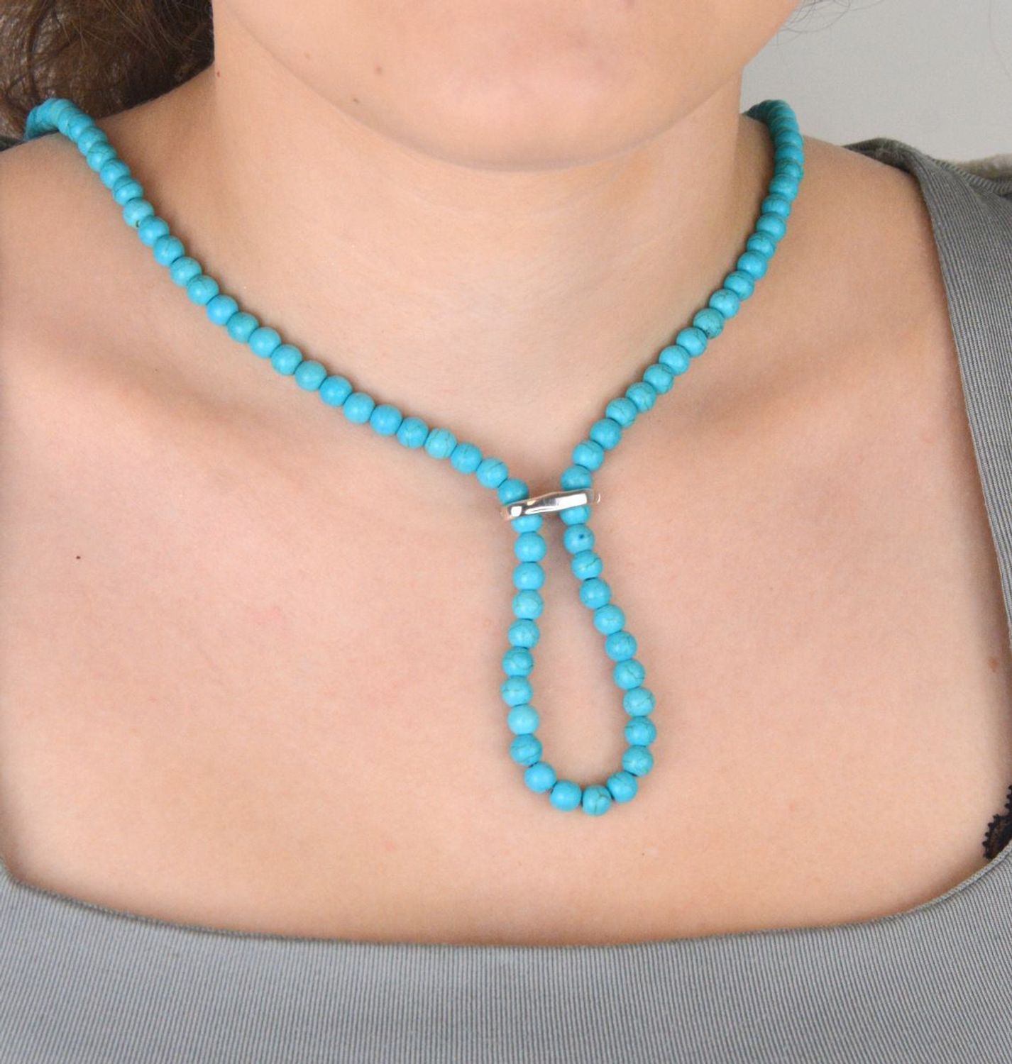 Zapięcie magnetyczne ze srebra 925 do pereł i naszyjników. Gładkie, eleganckie wykończenie. Wymiary 1,9 cm x 3 mm. Wygodne i trwałe.1.jpg