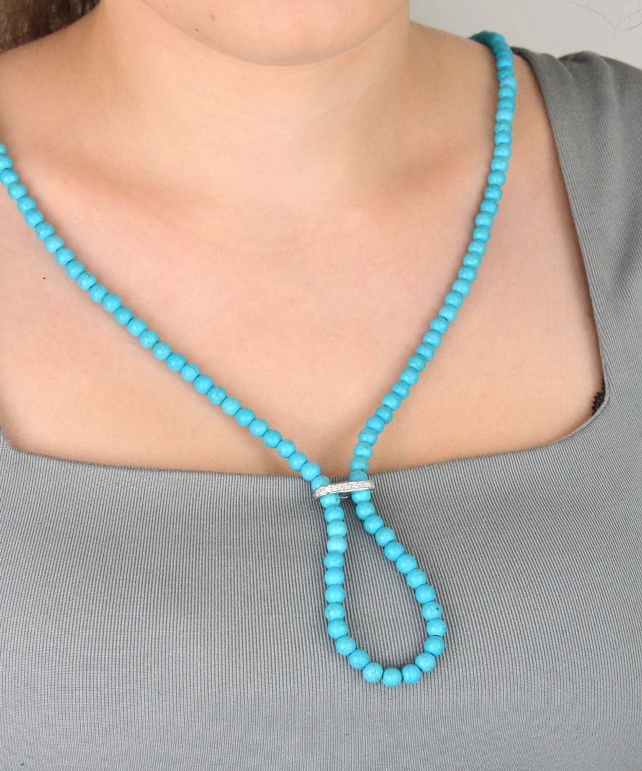 Zapięcie magnetyczne do pereł ze srebra próby 925, zdobione cyrkoniami. Wymiary 1,8 cm x 3 mm. Eleganckie, wygodne i bezpieczne.01.jpg