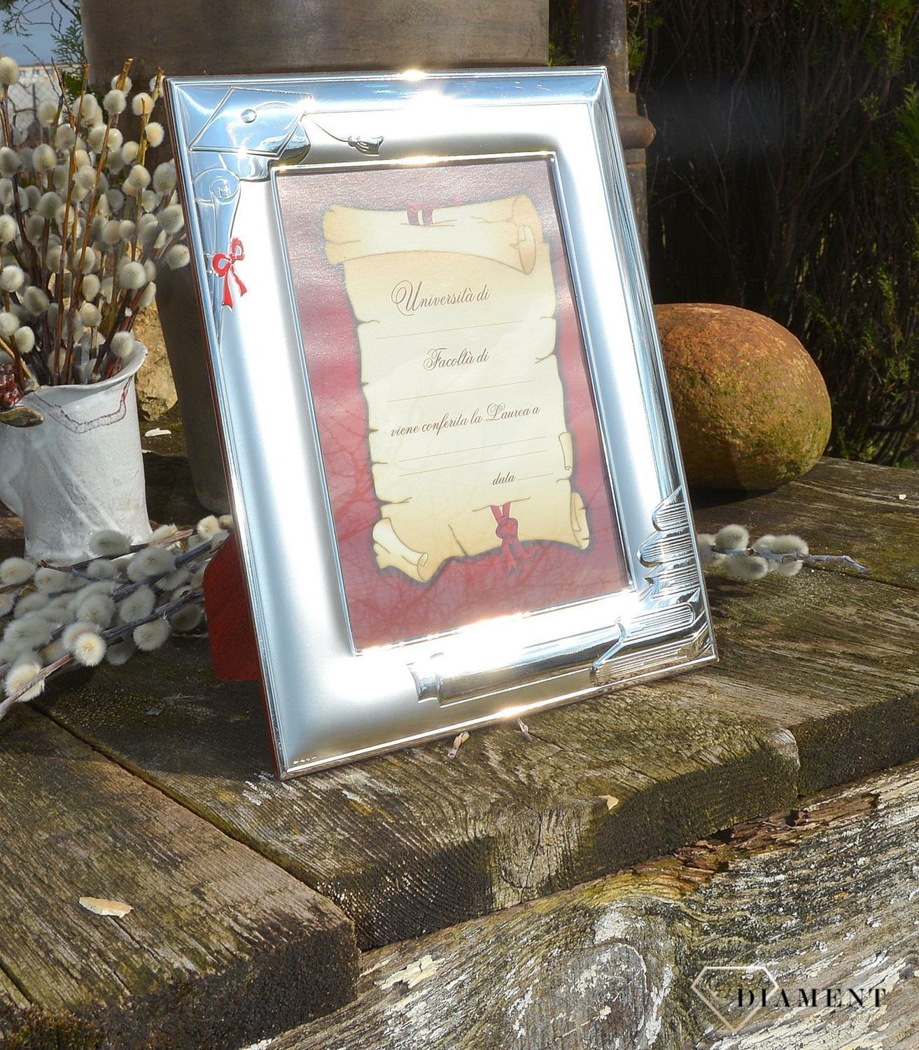 Stylowa, włoska, srebrna ramka na zdjęcia utrzymana w nowoczesnym stylu. Doskonały prezent dla bliskiej osoby z okazji ukończenia szkoły czy studiów (2).JPG