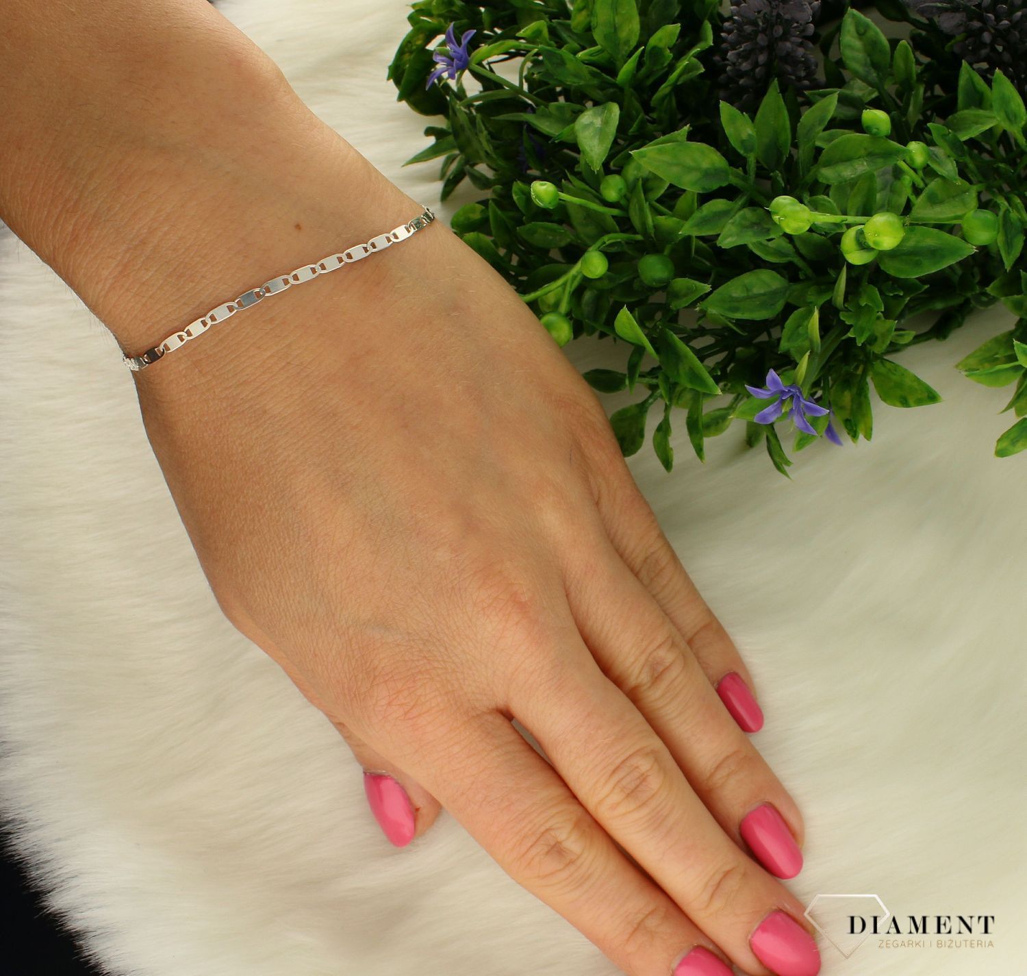 Srebrna bransoletka damska 925 z owalnymi elementami 629034. Srebrna bransoletka z oczkami. Bransoletka z owalnych elementów wykonana z najwyższej próby srebra, która dzięki swojemu ponadprzeciętnemu motywowi idealnie wpi (2).jpg