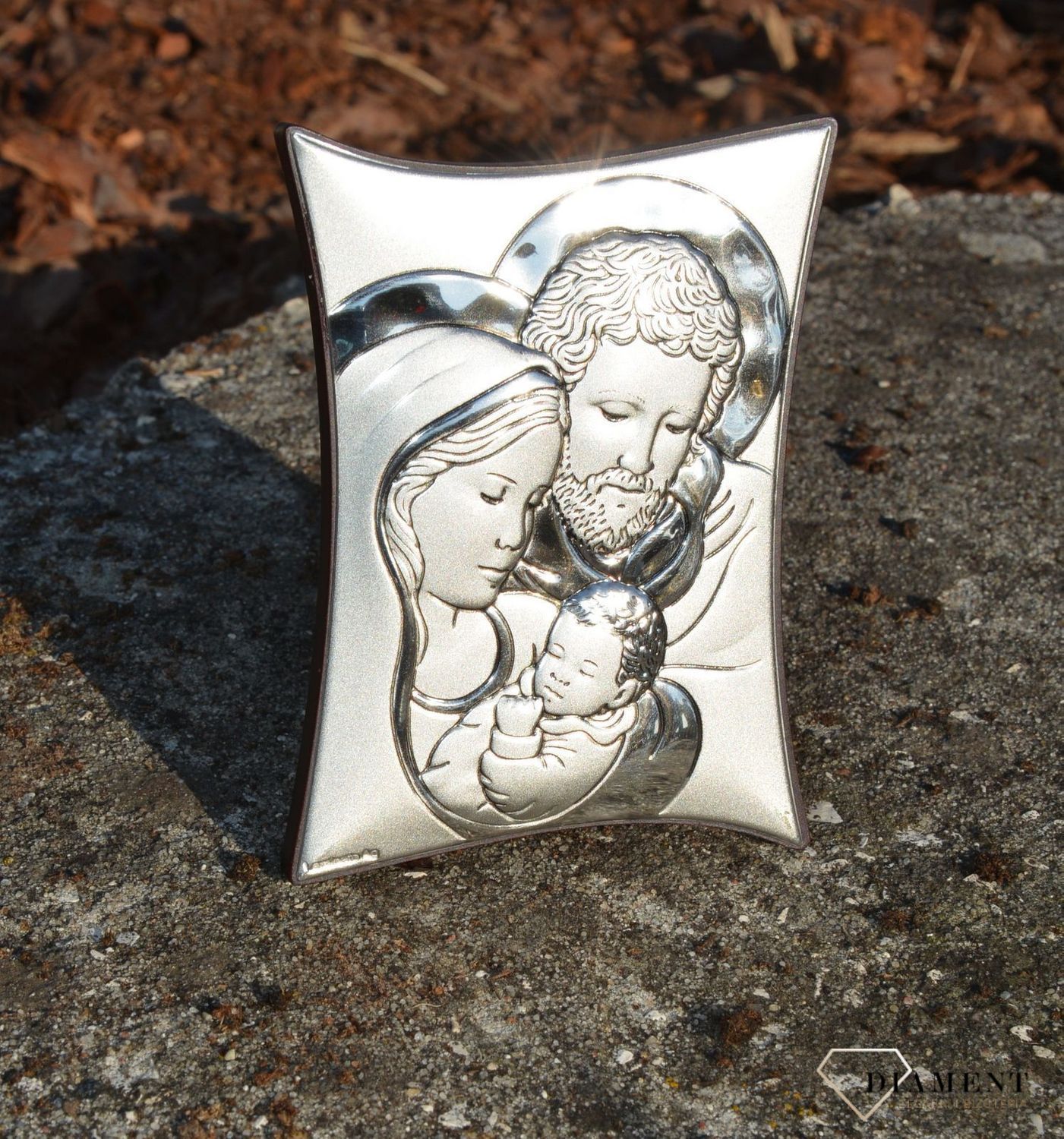 Srebrny obrazek ukazujący Świętą Rodzinę to niezwykle piękny drobiazg, który sprawi, że jego właściciel zaprosi do swojego domu radość i przepełni wnętrze najpiękniejszymi uczuciami (1).JPG