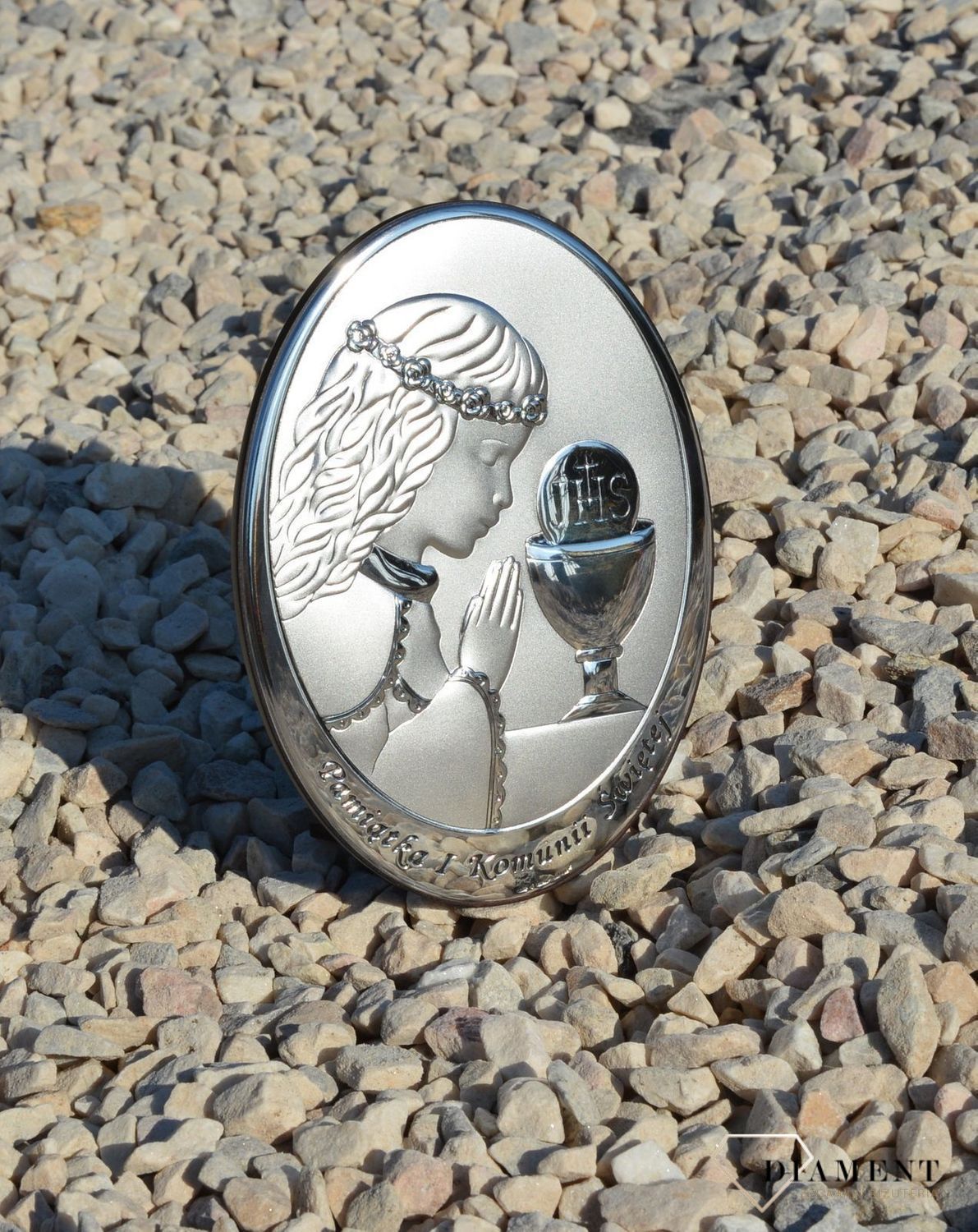 Obrazek srebrny I Komunia Święta dziewczynka - grawer. Obrazek srebrny z wizerunkiem dziewczynki pochylającej się nad kielichem to do Komunii Świętej.Idealna pamiątka przyjęcia I Komunii (4).JPG