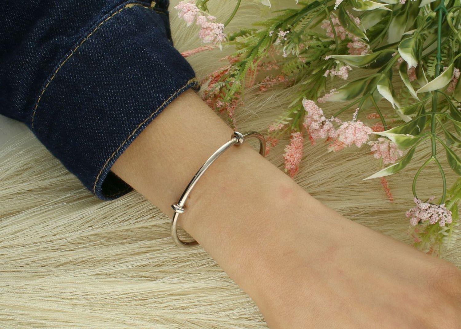 Sztywna bransoletka modułowa typu Pandora – baza na charmsy Moments. Elegancka, sztywna bransoletka modułowa typu Pandora z kulkami – idealna baza na charmsy Moments. Wykonana z dbałością 1.jpg