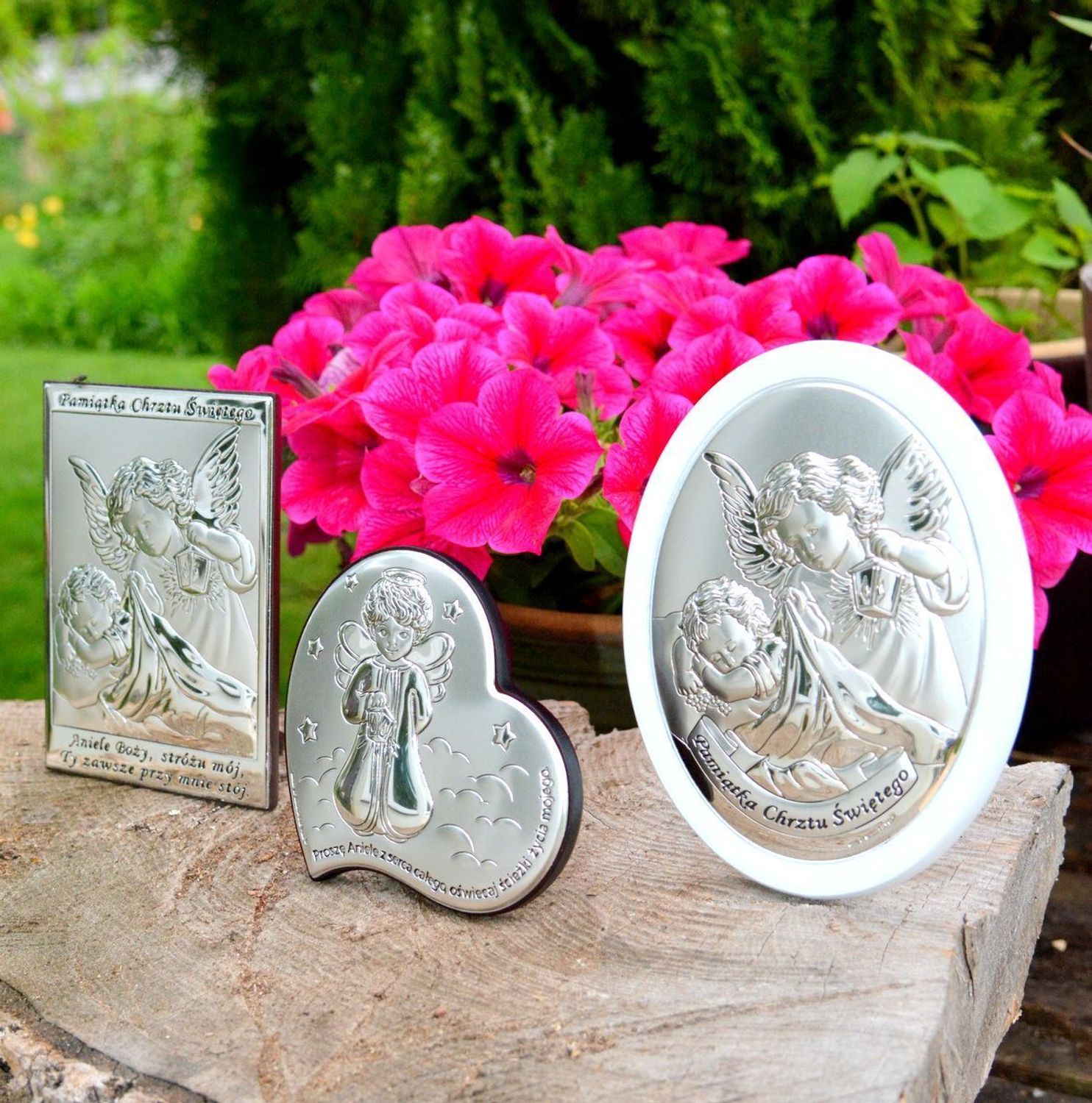 Piękny obrazek srebrny w kształcie serca, Aniołek z latarenką, Pamiątka Chrztu Św..jpg