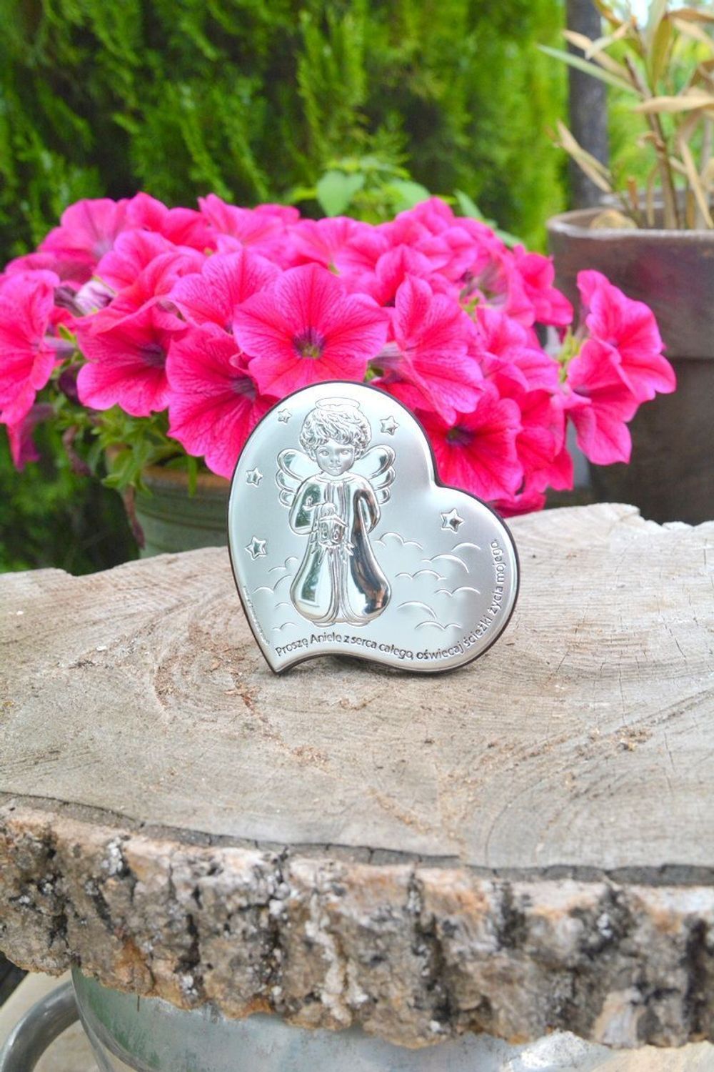 Piękny obrazek srebrny w kształcie serca, Aniołek z latarenką, Pamiątka Chrztu Św..jpg