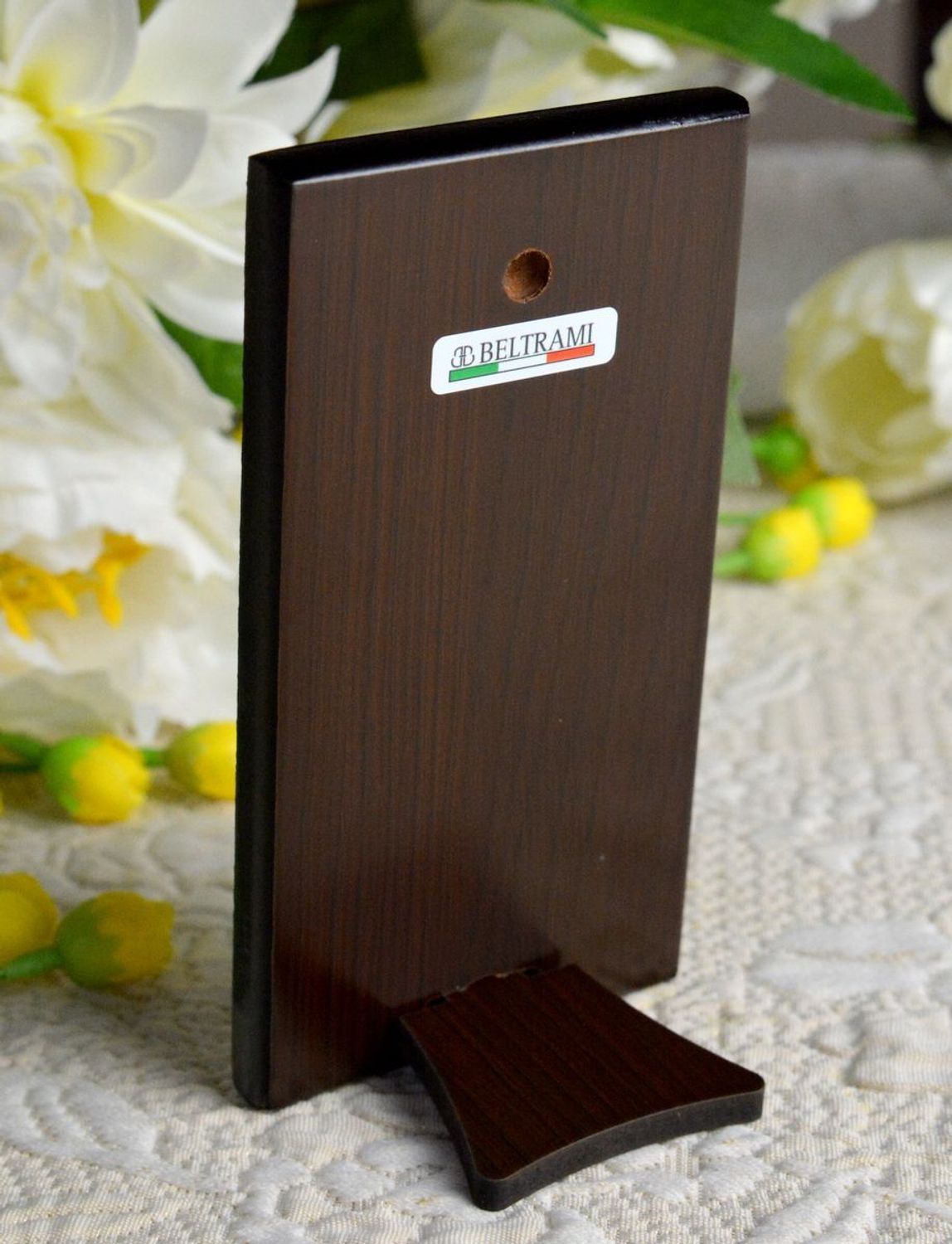 Obrazek srebrny przedstawiający Aniołki w delikatnym niebieskim kolorze to idealny upominek z okazji Chrztu Świętego, który powinien zagościć w każdym dziecięcym pokoju wnosząc radość..webp