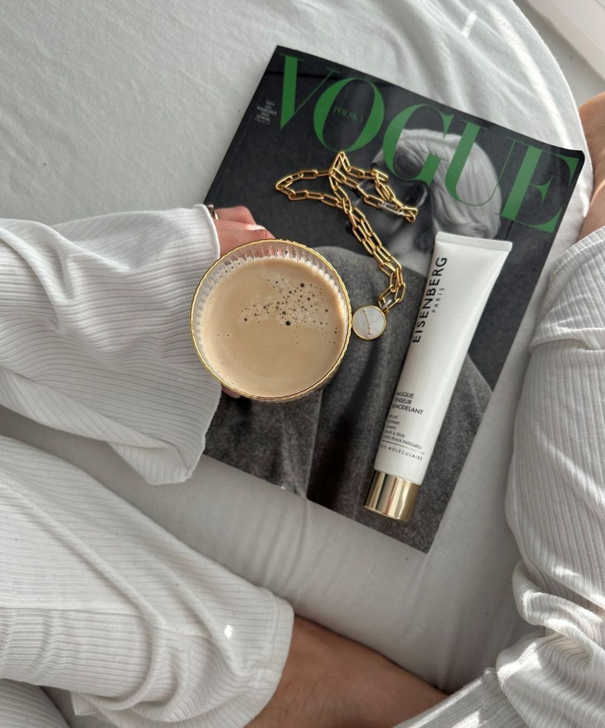 Naszyjnik srebrny pokryty złotem TI SENTO Konstelacja znaku zodiaku Wodnik 6826AQ  Srebrny wisiorek z zodiakiem TI SENTO 6826AQ przedstawia unikalny znak zodiaku Wodnika. Wykonany z najwyższej jakości srebra próby 925 pokry.webp