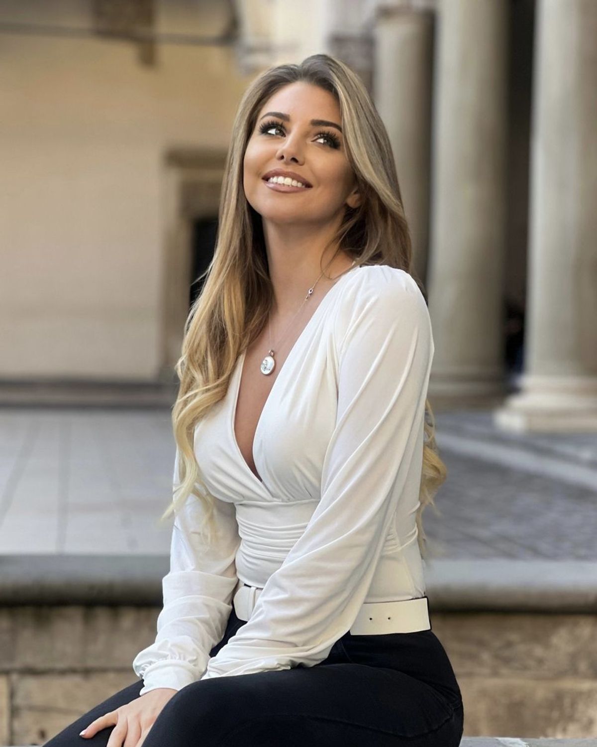 Naszyjnik srebrny pokryty złotem TI SENTO Konstelacja znaku zodiaku Wodnik 6826AQ  Srebrny wisiorek z zodiakiem TI SENTO 6826AQ przedstawia unikalny znak zodiaku Wodnika. Wykonany z najwyższej jakości srebra próby 925 pokry.webp