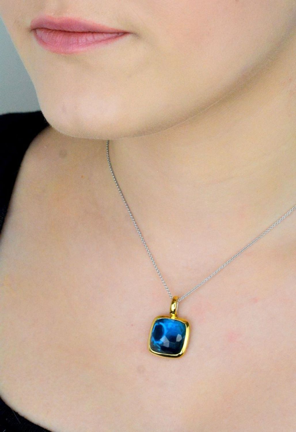 Naszyjnik srebrny TI SENTO 6836DB. Naszyjnik TI SENTO 6836DB to wyrafinowana ozdoba, która doda koloru i elegancji każdej stylizacji. Wykonany z wysokiej jakości srebra próby 925, 1.jpg