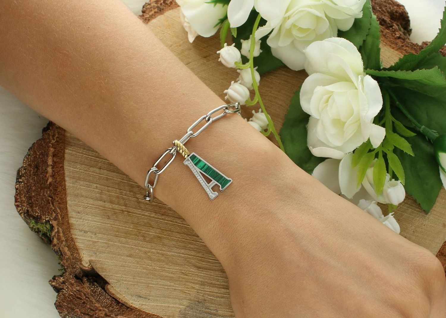 Naszyjnik srebrny damski z literą A TI SENTO zawieszka 6840MA_A Zawieszka w kształcie litery A  6840MA_A Wyjątkowa biżuteria marki TI SENTO, to luksusowe dodatki, które uszczęśliwią każdą kobietę. Naszyjnik z Twoim inicjałem..jpg