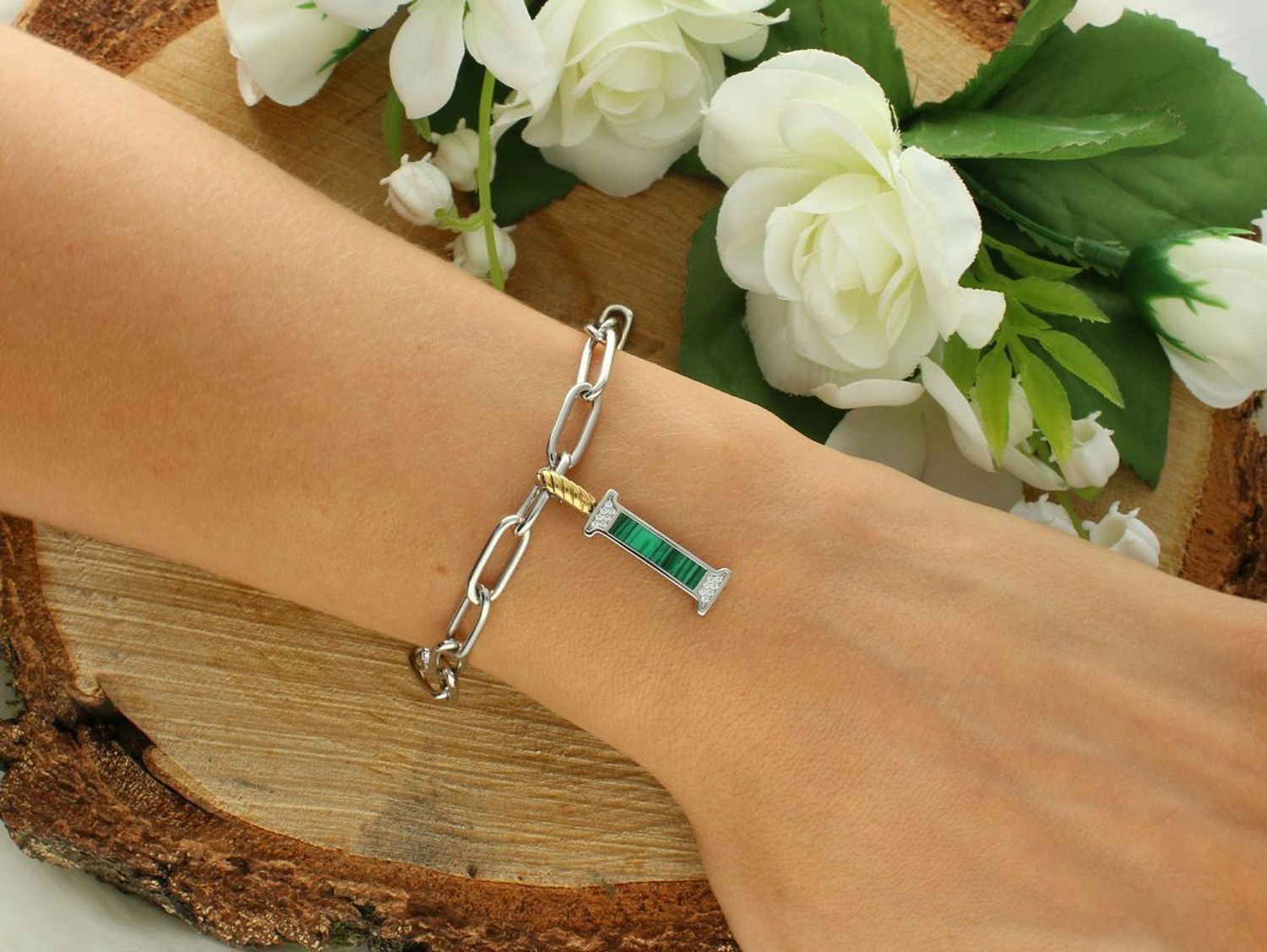 Naszyjnik srebrny damski z literą I TI SENTO zawieszka 6840MA_I Wyjątkowa biżuteria marki TI SENTO, to luksusowe dodatki, które uszczęśliwią każdą kobietę. Naszyjnik z Twoim inicjałem..jpg