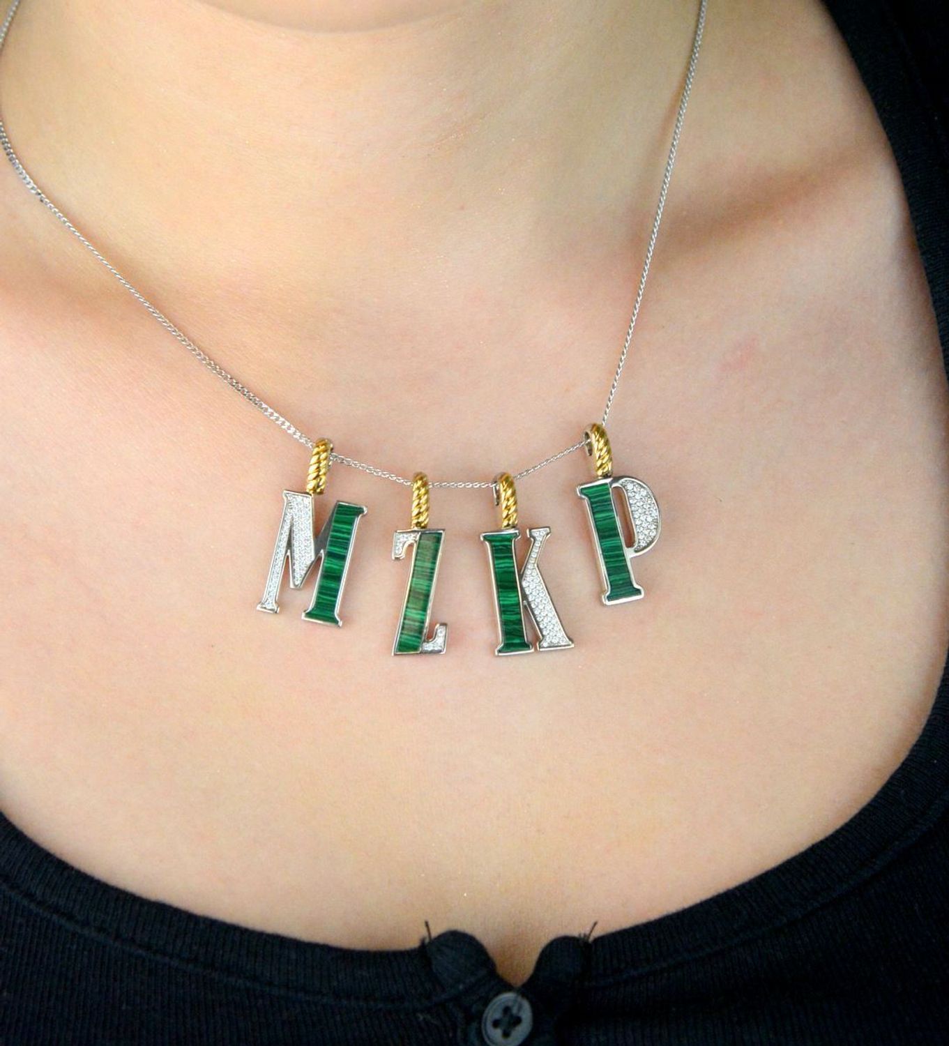 Naszyjnik srebrny damski z literą K TI SENTO zawieszka 6840MA_K Zawieszka w kształcie litery K 6840MA_K Wyjątkowa biżuteria marki TI SENTO, to luksusowe dodatki, które uszczęśliwią każdą kobietę. Naszyjnik z Twoim inicjałem..jpg