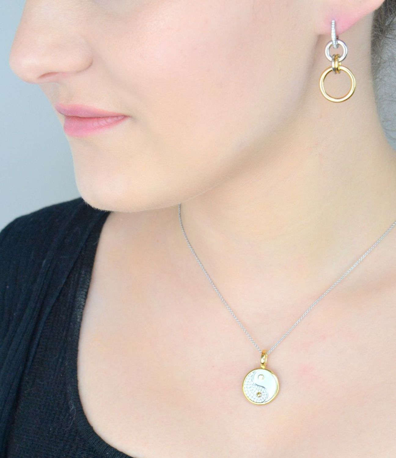 Naszyjnik srebrny TI SENTO 6843MW Naszyjnik 6843MW to elegancka i subtelna biżuteria, która doda blasku każdej stylizacji. Jego ponadczasowy design łączy klasykę 1.jpg