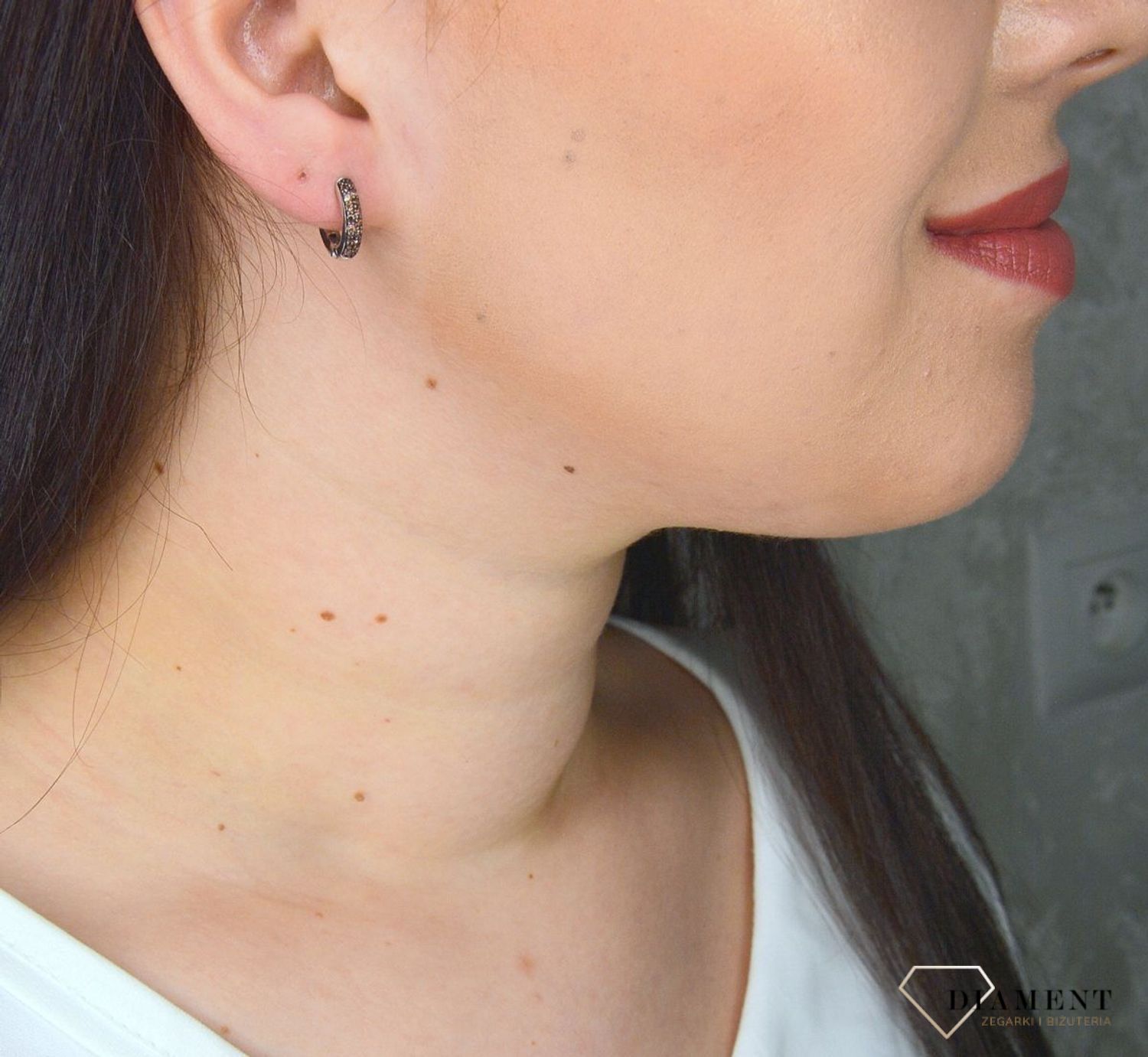 Srebrne kolczyki TI SENTO MILANO Koło brązowa cyrkonia 7210TB. Srebrne kolczyki damskie koła wydają się być jednym z najbardziej uniwersalnych.-001.jpg