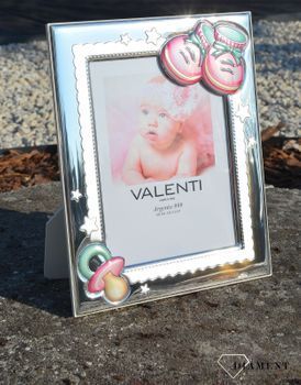 Wyjątkowa ramka na zdjęcie z motywem bucików oraz smoczka w kolorze różowym. Piękna i niezapomniana pamiątka z okazji narodzin, chrztu, roczku, kolejnych urodzin (1).JPG