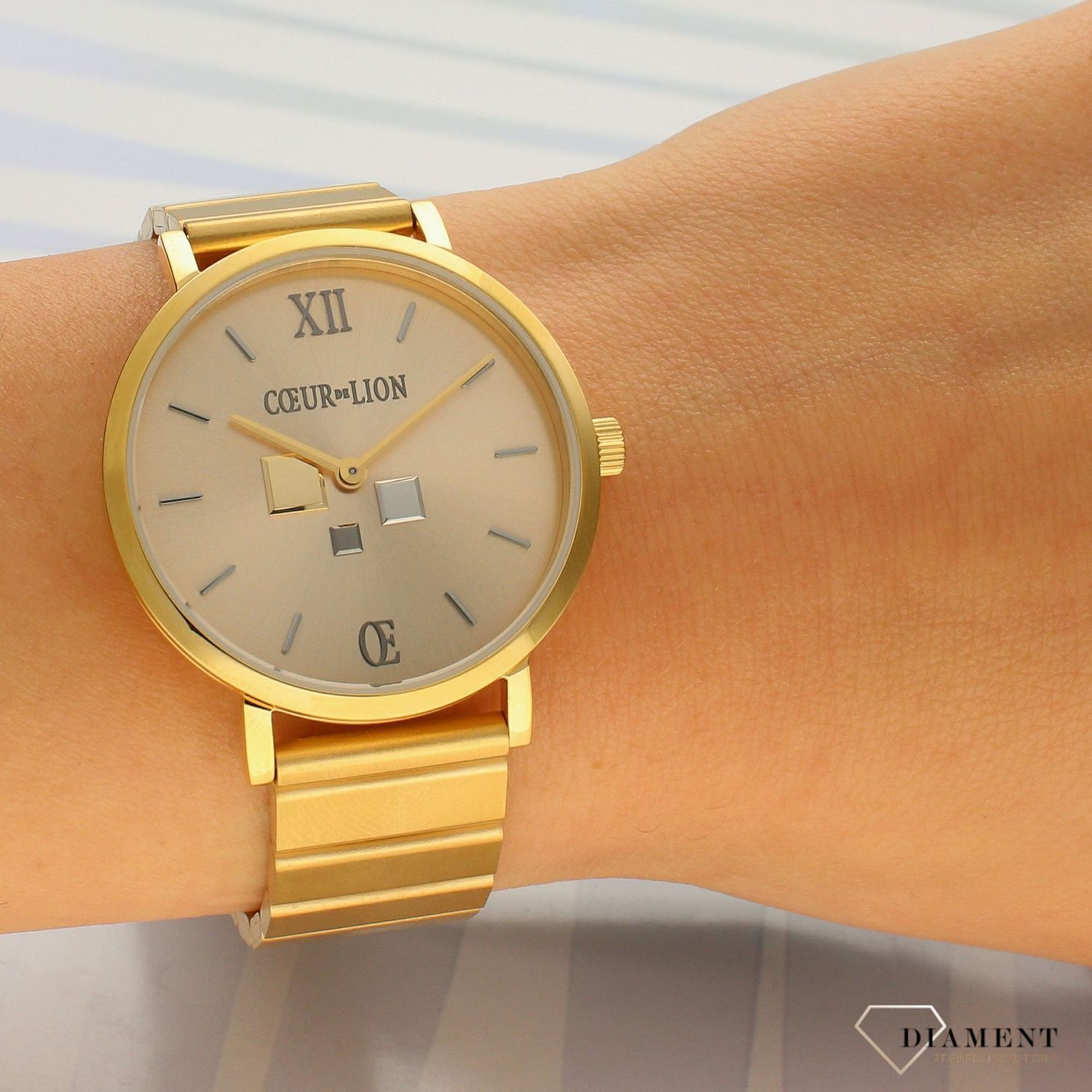 Zegarek damski na złotej bransolecie Coeur de Lion 7602721616 (1).jpg