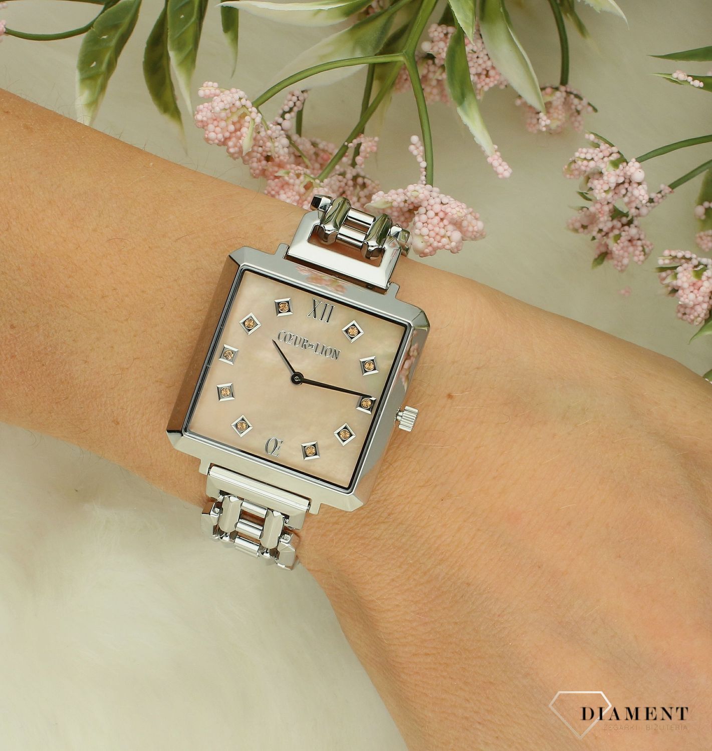 Zegarek damski biżuteryjny. Modny zegarek damski na prezent. Zegarek damski z cyrkoniami. Zegarek dla kobiety Coeur de Lion (2).jpg