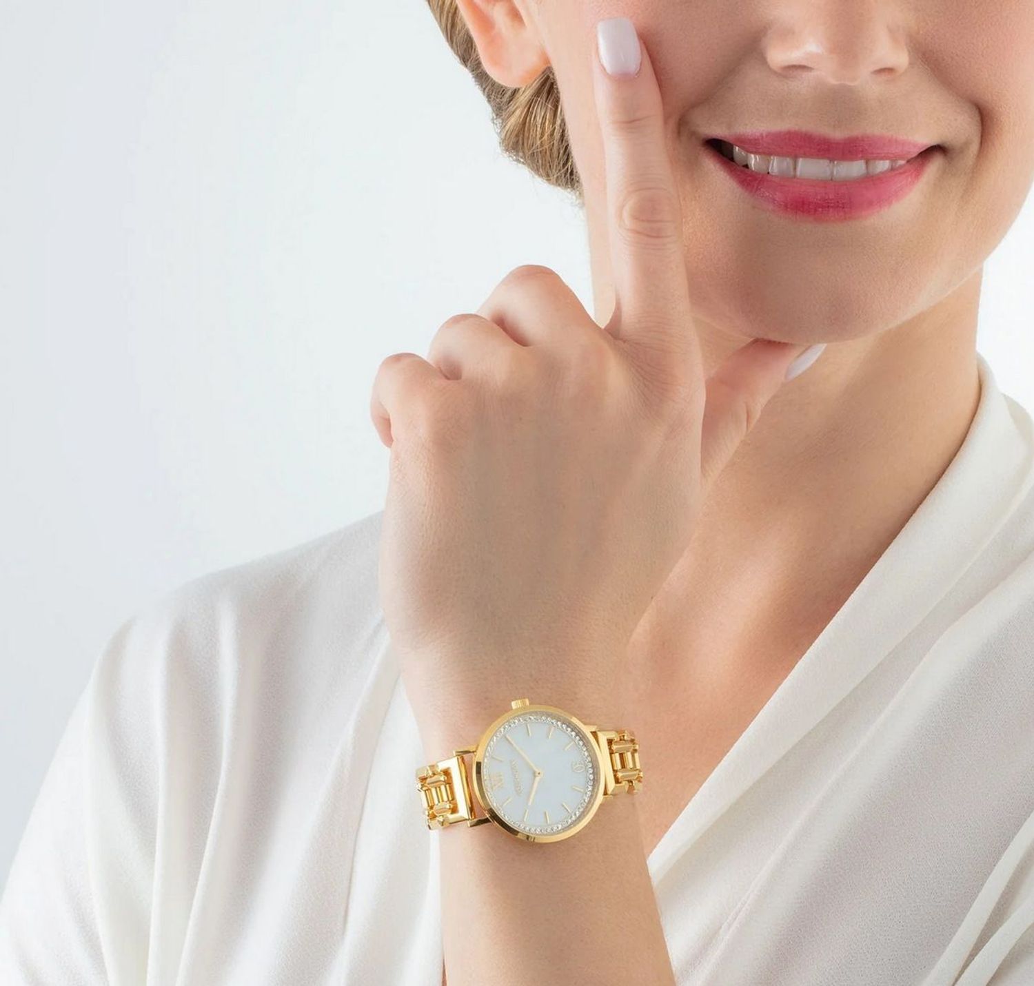 Luksusowy złoty zegarek Mother-of-Pearl Statement z tarczą z masy perłowej, kryształami i japońskim mechanizmem kwarcowym. Biżuteryjny design na wyjątkowe chwile.1.jpg