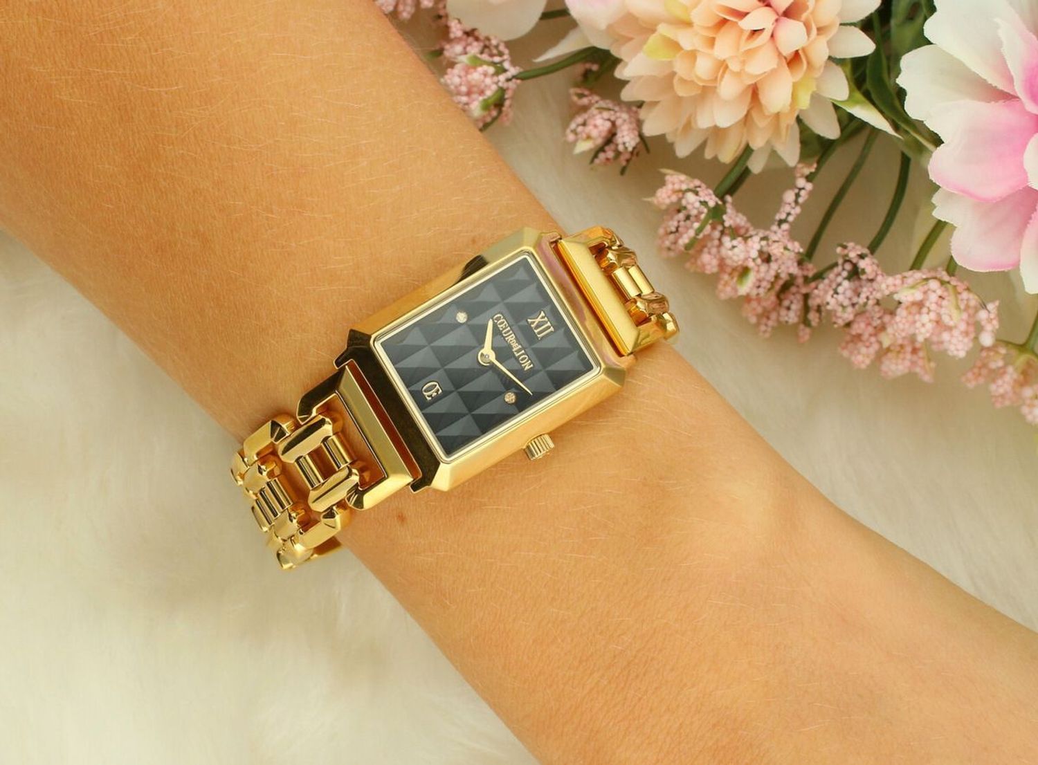 Złoty zegarek damski Coeur de Lion Iconic Spikes Black Statement 7672741613 – Elegancka bransoleta, czarna tarcza (1).jpg