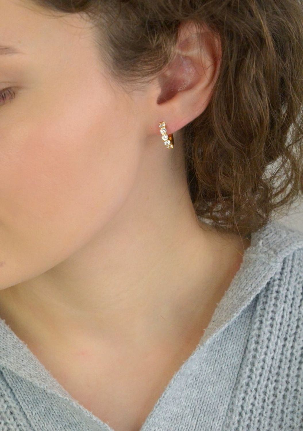 Kolczyki damskie TI SENTO – srebro rodowane 925, częściowo złocone 18K, zdobione cyrkoniami. Hipoalergiczne, eleganckie i subtelne, idealne solo lub w zestawie z innymi 1.jpg