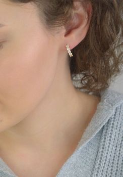 Kolczyki damskie TI SENTO – srebro rodowane 925, częściowo złocone 18K, zdobione cyrkoniami. Hipoalergiczne, eleganckie i subtelne, idealne solo lub w zestawie z innymi produktami TI SENTO (2).JPG