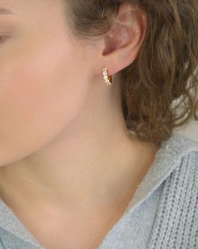 Kolczyki damskie TI SENTO – srebro rodowane 925, częściowo złocone 18K, zdobione cyrkoniami. Hipoalergiczne, eleganckie i subtelne, idealne solo lub w zestawie z innymi produktami TI SENTO (3).JPG