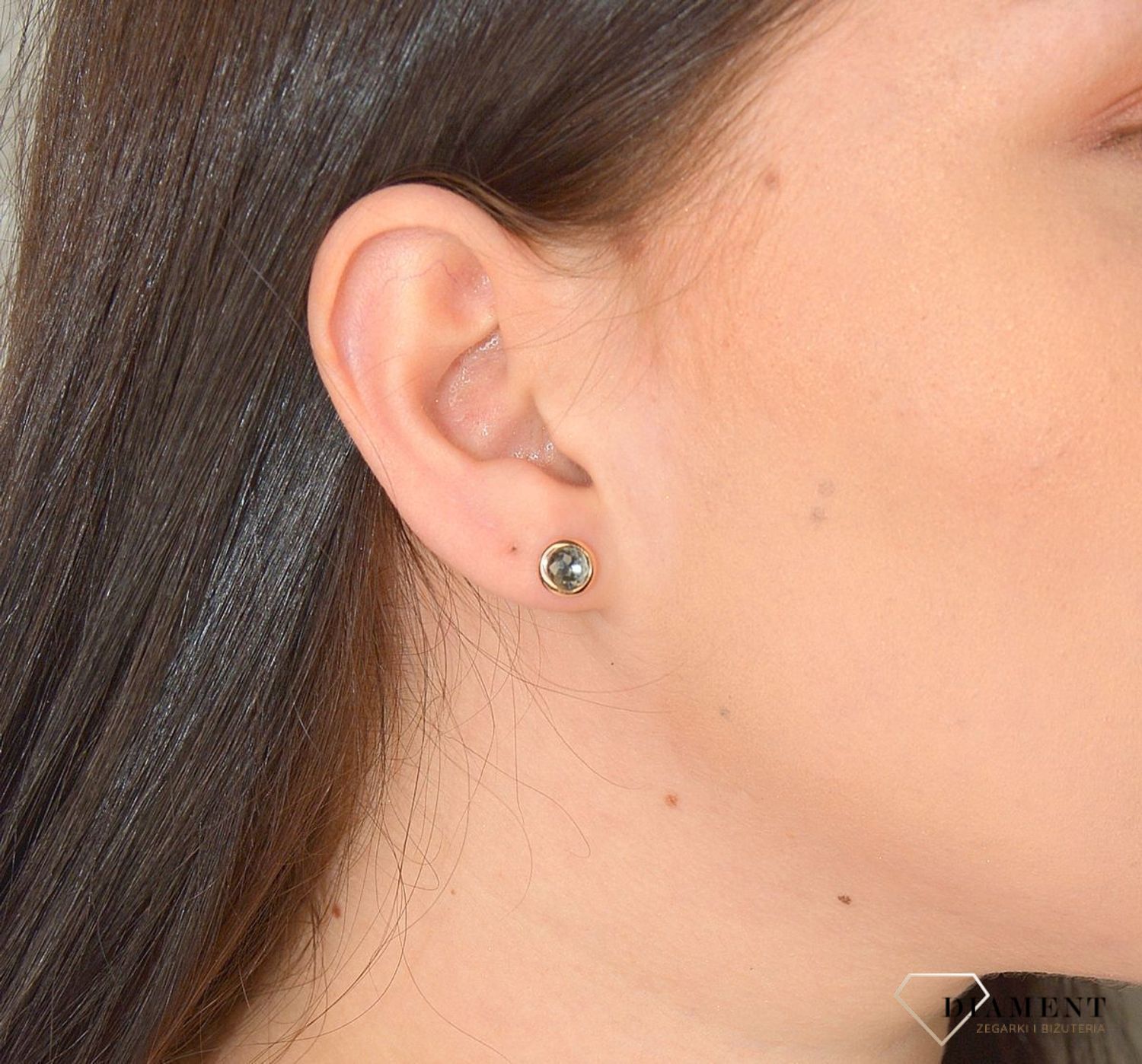 Kolczyki srebrne wkrętki z różowym złotem Ti Sento 7748GB. Kolczyki srebrne na wkrętki pokryte różowym złotem Ti Sento wykonane ze srebra rodowanego próba 925. Szerokość kolczyków wynosi 8 mm.JPG