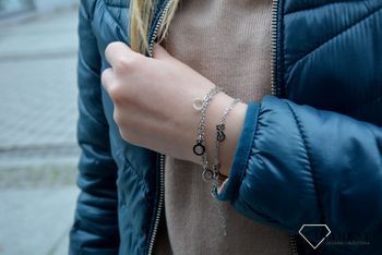 Srebrna bransoletka idealna na prezent dla kobiety w każdym wieku. Srebrna bransoletka wykonana z dbałością o każdy szczegół (1).JPG