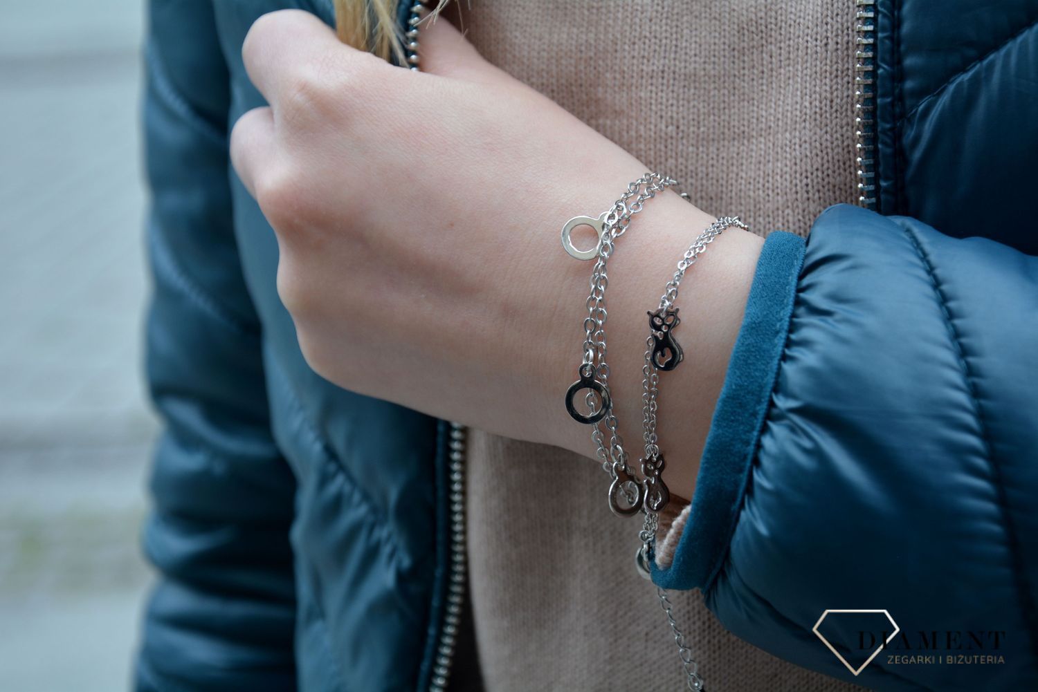 Srebrna bransoletka z motywem kotów. Srebrna bransoletka będzie świetnym pomysłem na prezent dla młodej dziewczyny. Zapraszamy!.jpg