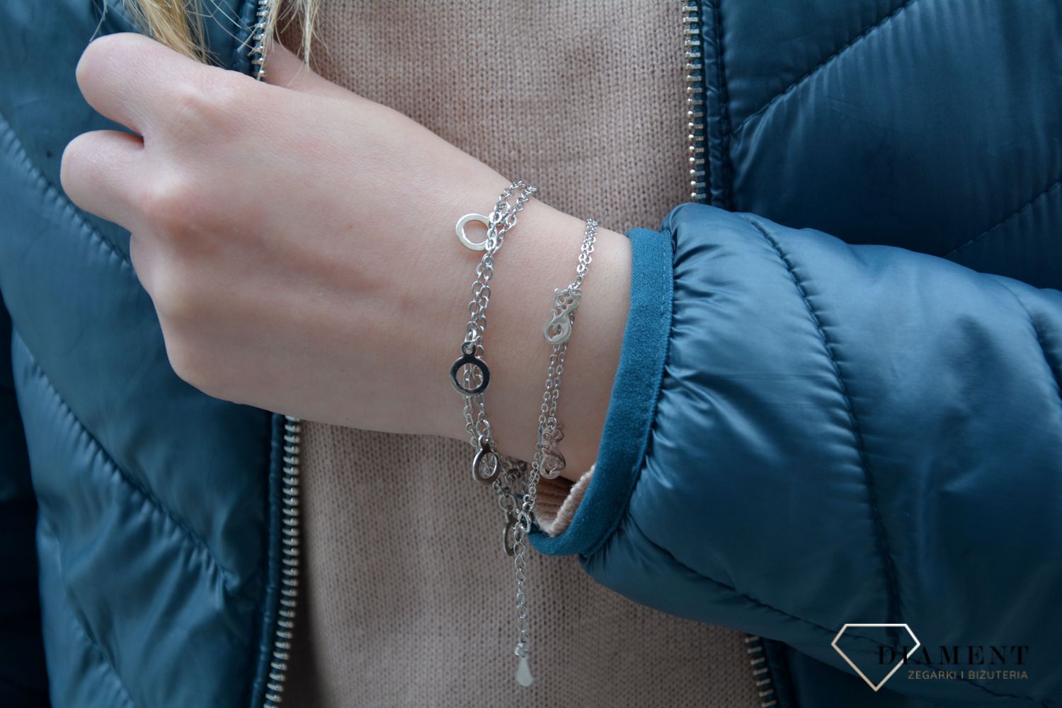 Srebrna bransoletka z motywem kotów. Srebrna bransoletka będzie świetnym pomysłem na prezent dla młodej dziewczyny. Zapraszamy!.jpg