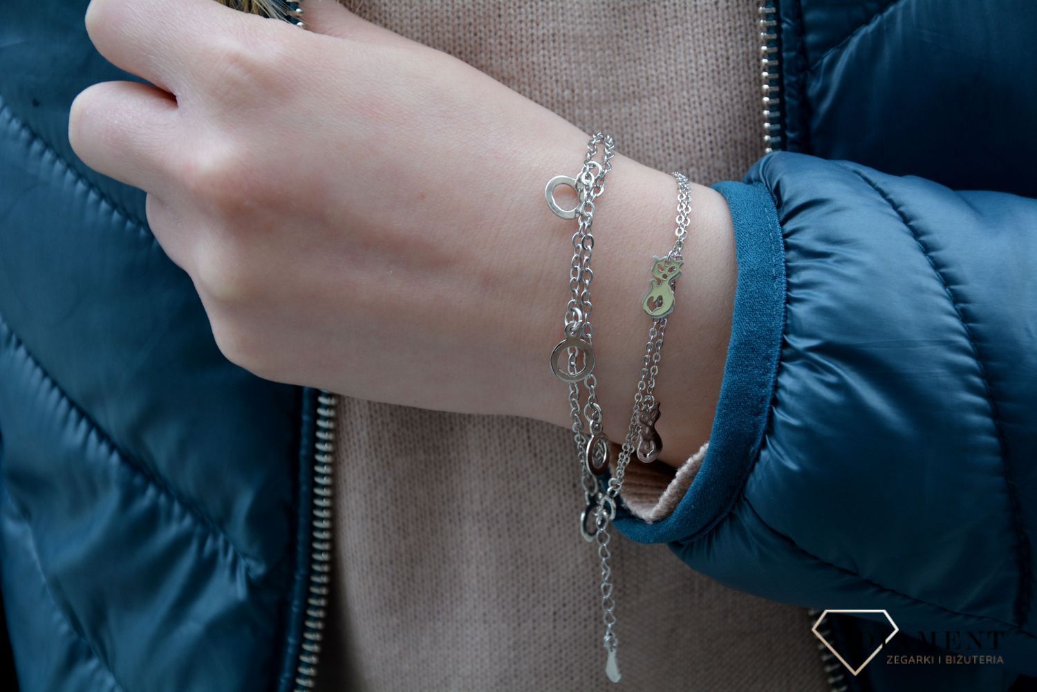 Srebrna bransoletka z motywem kotów. Srebrna bransoletka będzie świetnym pomysłem na prezent dla młodej dziewczyny. Zapraszamy!.jpg