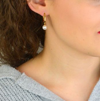 Kolczyki damskie TI SENTO 78043YP – srebro rodowane 925, częściowo złocone 18K i zdobione perłami. Eleganckie, uniwersalne i efektowne, idealne do codziennych stylizacji, do biura i na wieczorne wyjścia (2).JPG