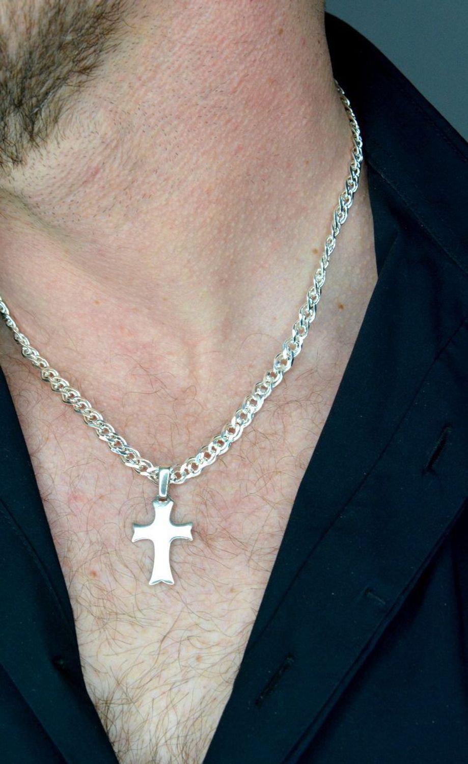 Srebrny łańcuszek 925 Mona lisa 6 mm 785624. Łańcuszek typu Mona Lisa to jeden z najmodniejszych wzorów męskich wszech czasów, choć mimo upływu lat, nadal chętnie noszony przez mężczyzn i kobiety. Idealny na prezent (1).jpg