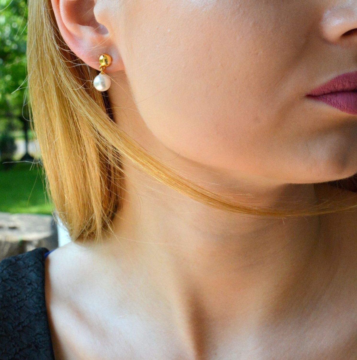 Srebrne kolczyki wiszące Ti Sento pozłacane z perłą 7912YP. Kolczyki zostały wykonane z najwyższej jakości srebra próby 925. Wzór kolczyków, który jest uniwersalny przez swoją formę. Kolczyki z perłą. Kolczyki wisz (5).jpg