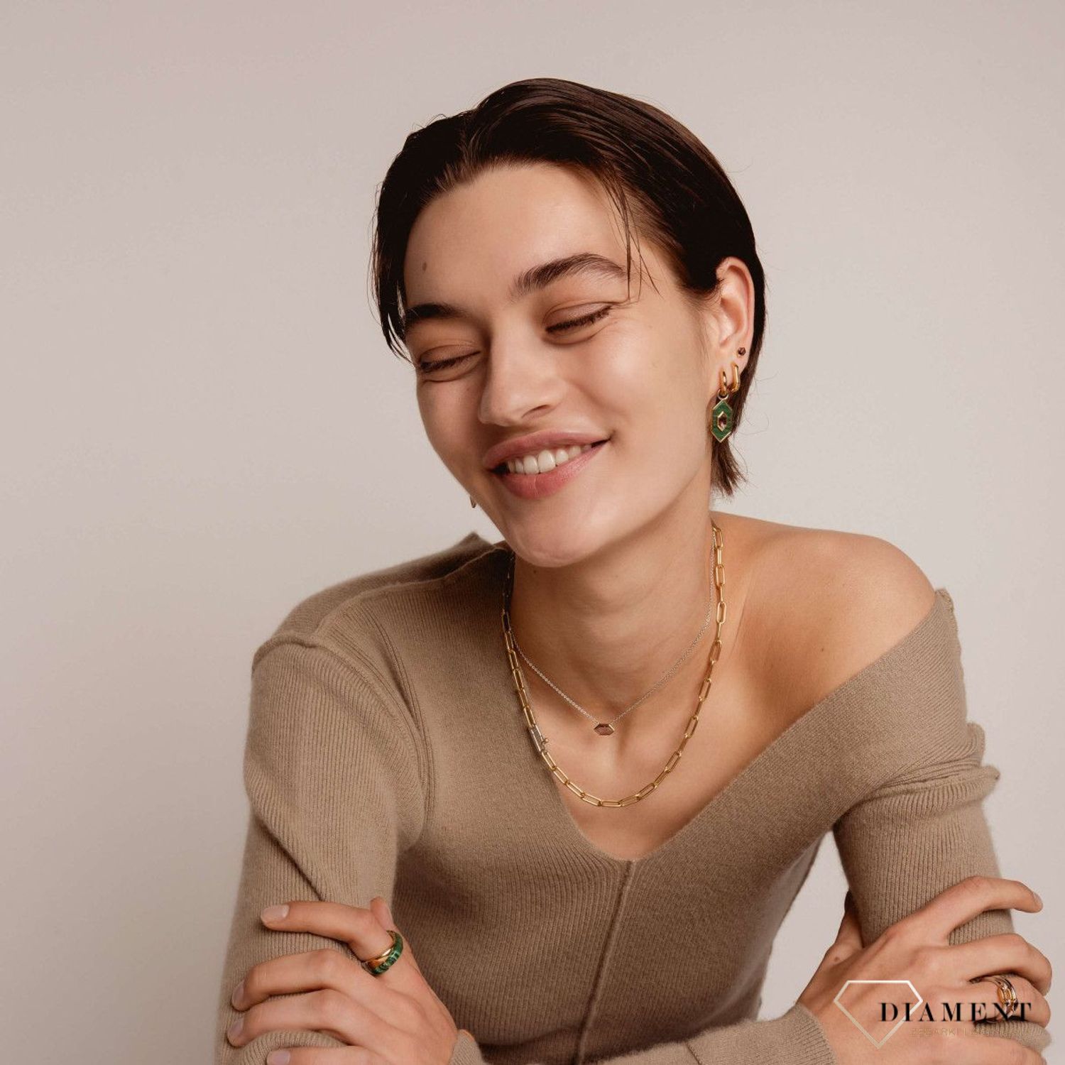 Kolczyki srebrne pokryte złotem TI SENTO Milano geometryczne koła  7929SY Urzekające kolczyki ze srebra pokrytego złotem w kształcie kółeczka. Kolczyki marki Ti Sento idealne dla kobiet, które kochają klasyczną biżuterię z n.jpg