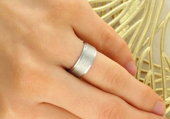 Srebrna obrączka damska i męska 925 z satynowym wykończeniem – 7 mm....jpg