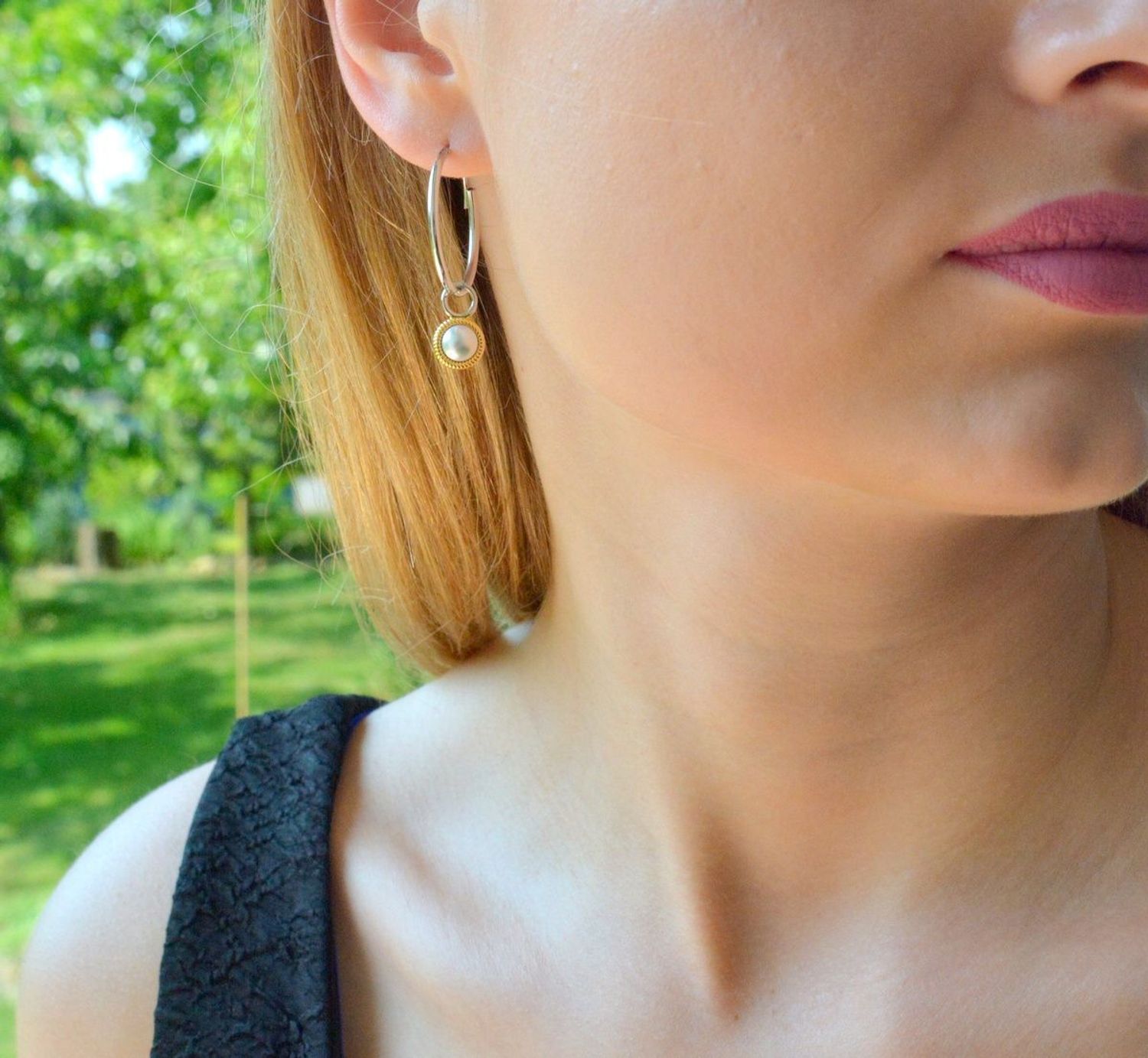 Zawieszki do kolczyków Ti Sento Milano z perłą 9261YP. Srebrna zawieszka do kolczyków o okrągłym kształcie. Zawieszka do kolczyków z perłą w kolorze jasnym dookoła w kolorze złotym. Zawieszka do kolczyków (2).jpg