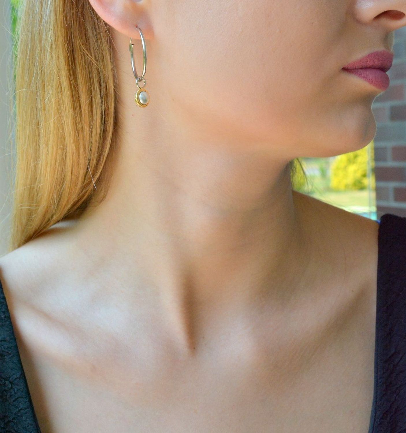 Zawieszki do kolczyków Ti Sento Milano z perłą 9261YP. Srebrna zawieszka do kolczyków o okrągłym kształcie. Zawieszka do kolczyków z perłą w kolorze jasnym dookoła w kolorze złotym. Zawieszka do kolczyków (2).jpg