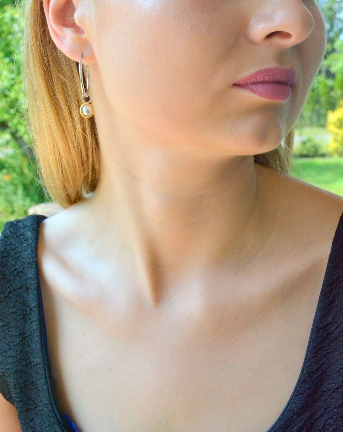 Zawieszki do kolczyków Ti Sento Milano z perłą 9261YP. Srebrna zawieszka do kolczyków o okrągłym kształcie. Zawieszka do kolczyków z perłą w kolorze jasnym dookoła w kolorze złotym. Zawieszka do kolczyków (2).jpg