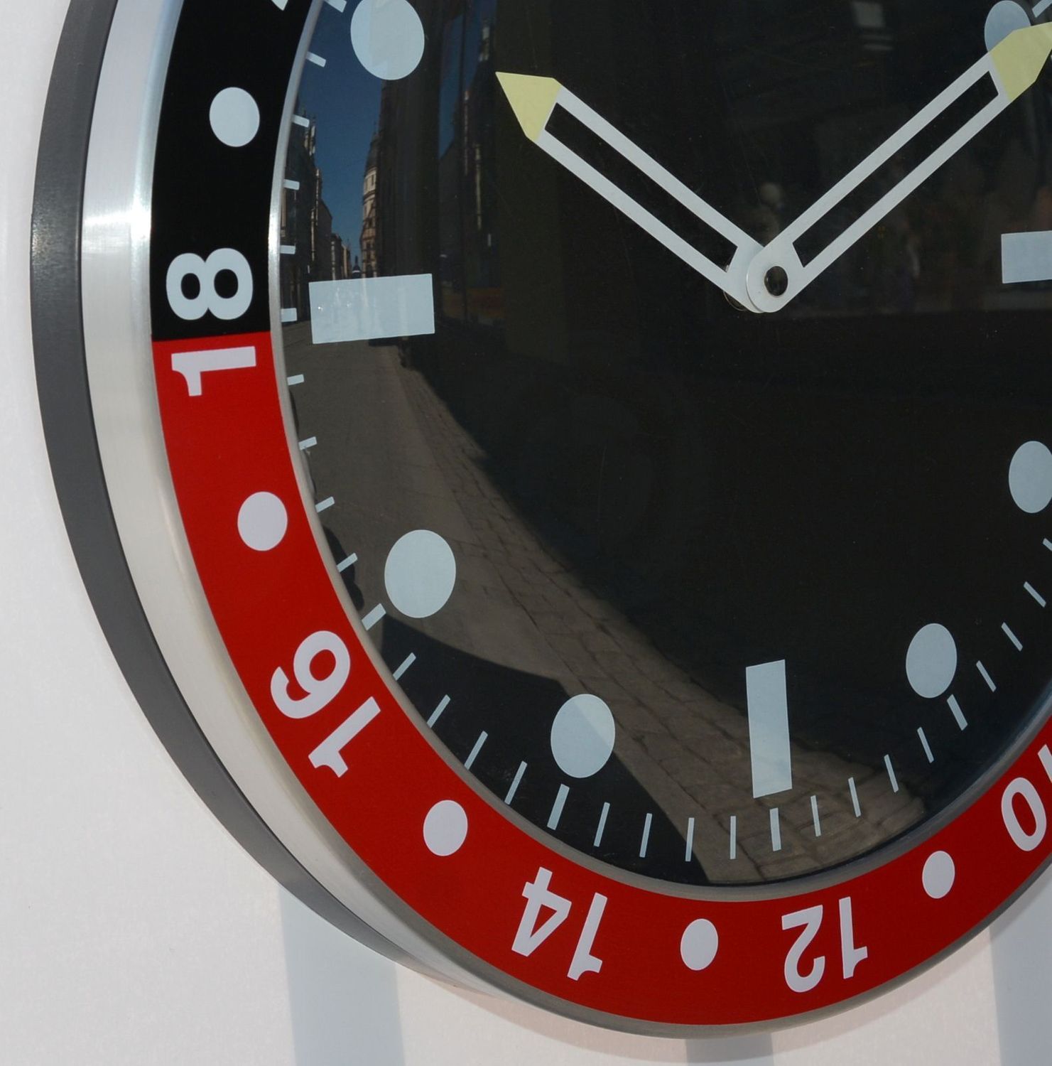 Ścienny zegar PERFECT 9486.jpg